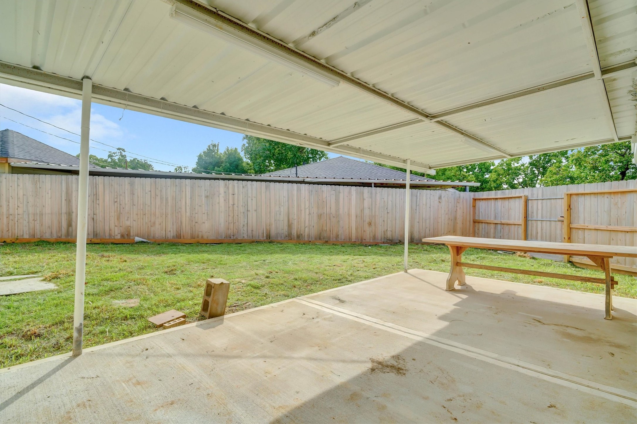 713 Scarborough Lane Property Photo 29