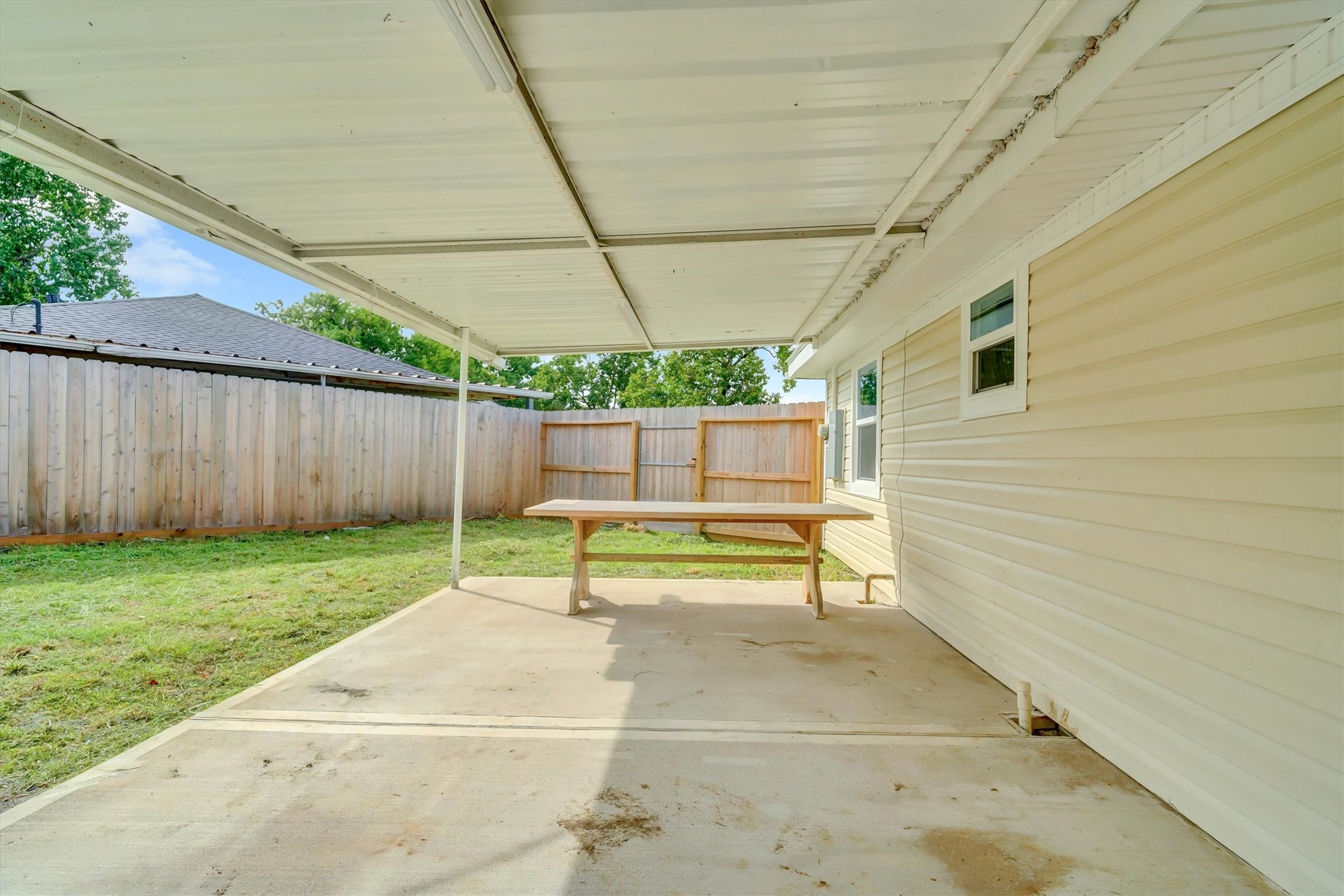 713 Scarborough Lane Property Photo 30