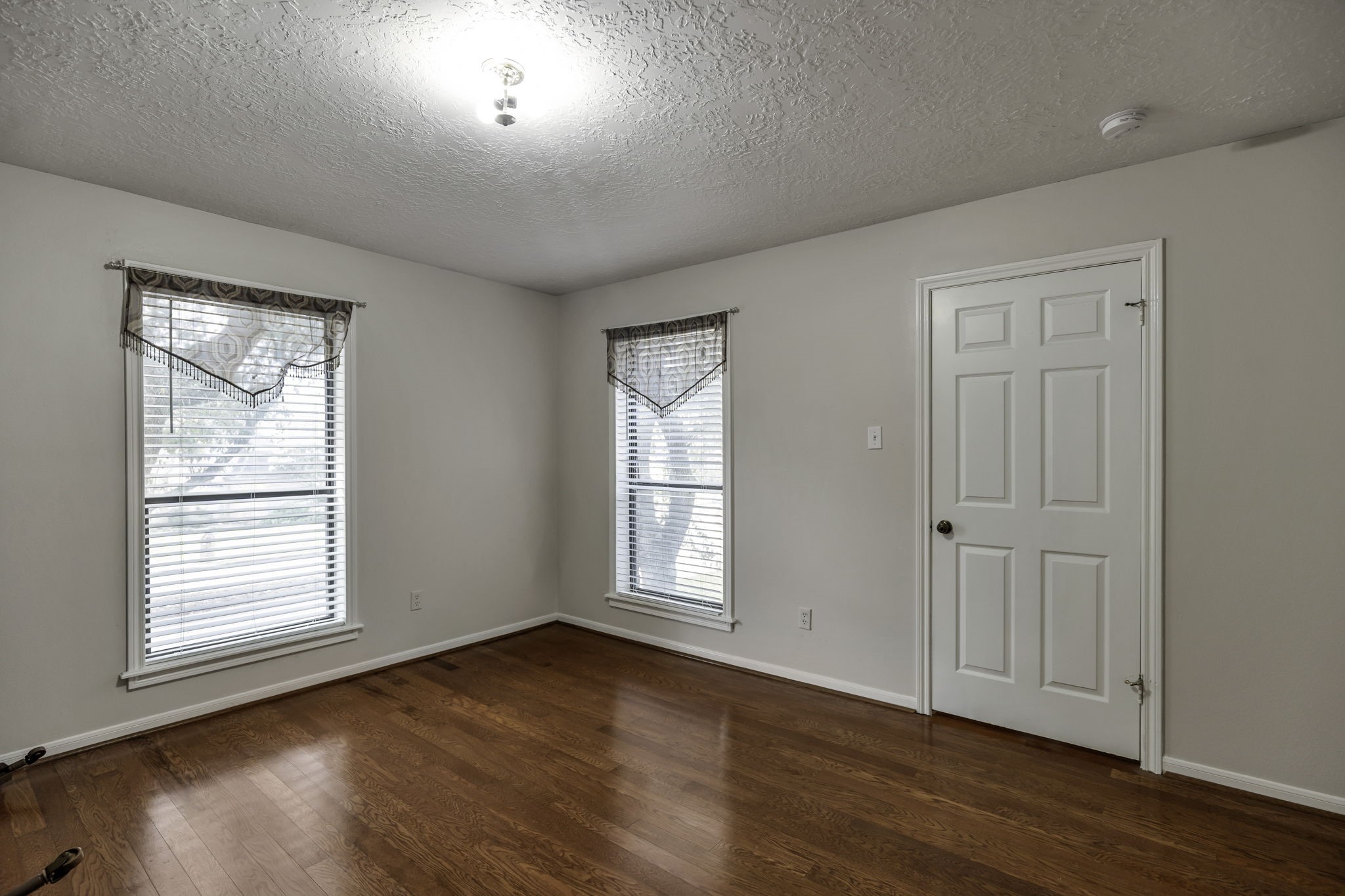 1126 Crossroads Drive Property Photo 9