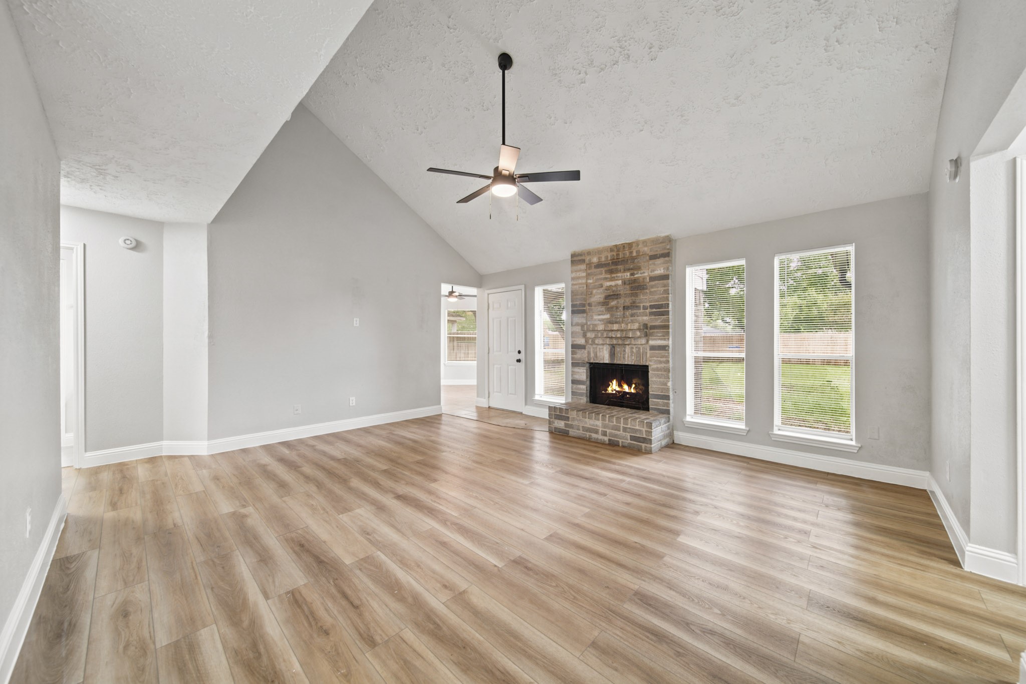 22039 Rivermead Drive Property Photo 5
