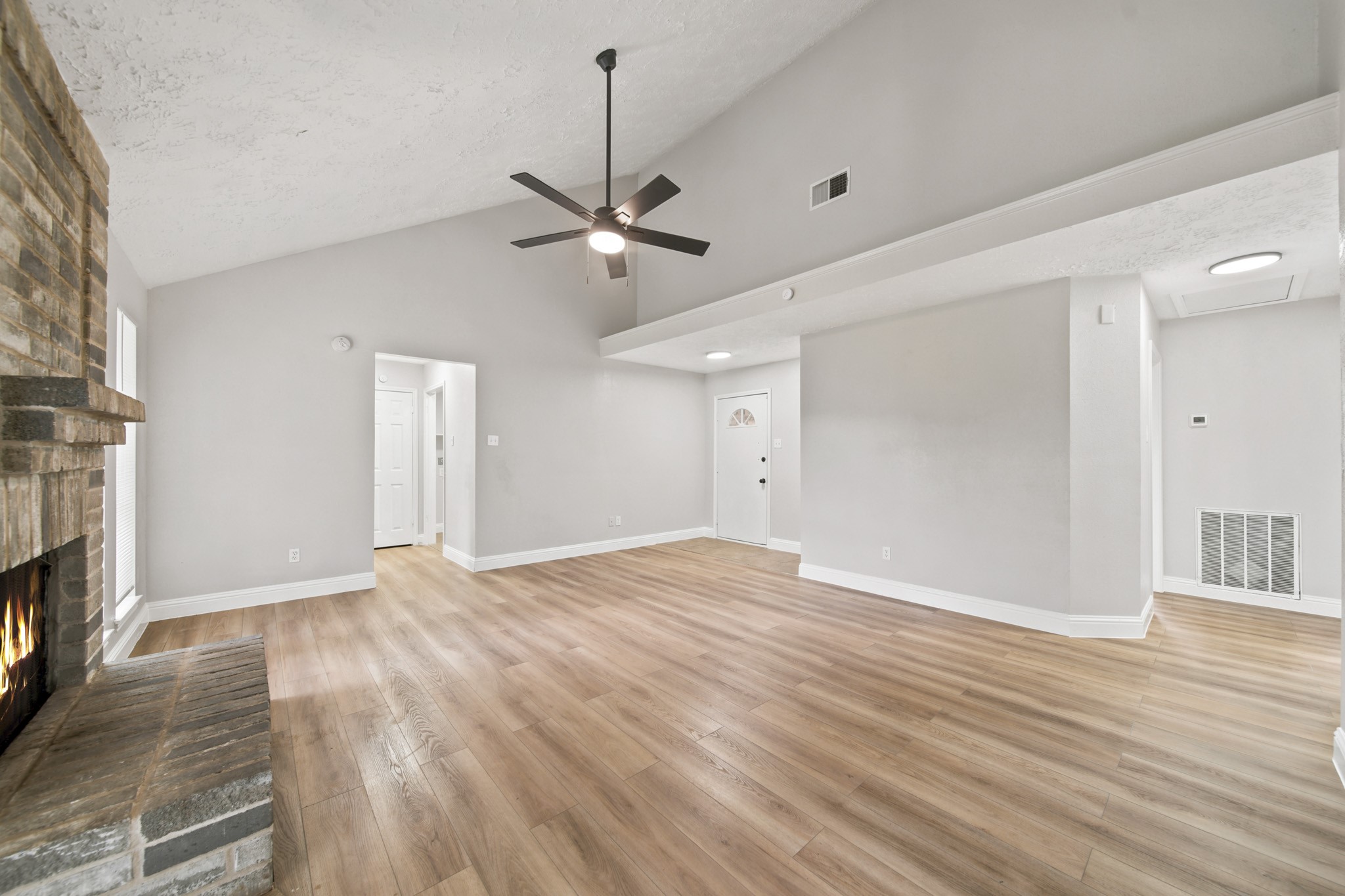 22039 Rivermead Drive Property Photo 7
