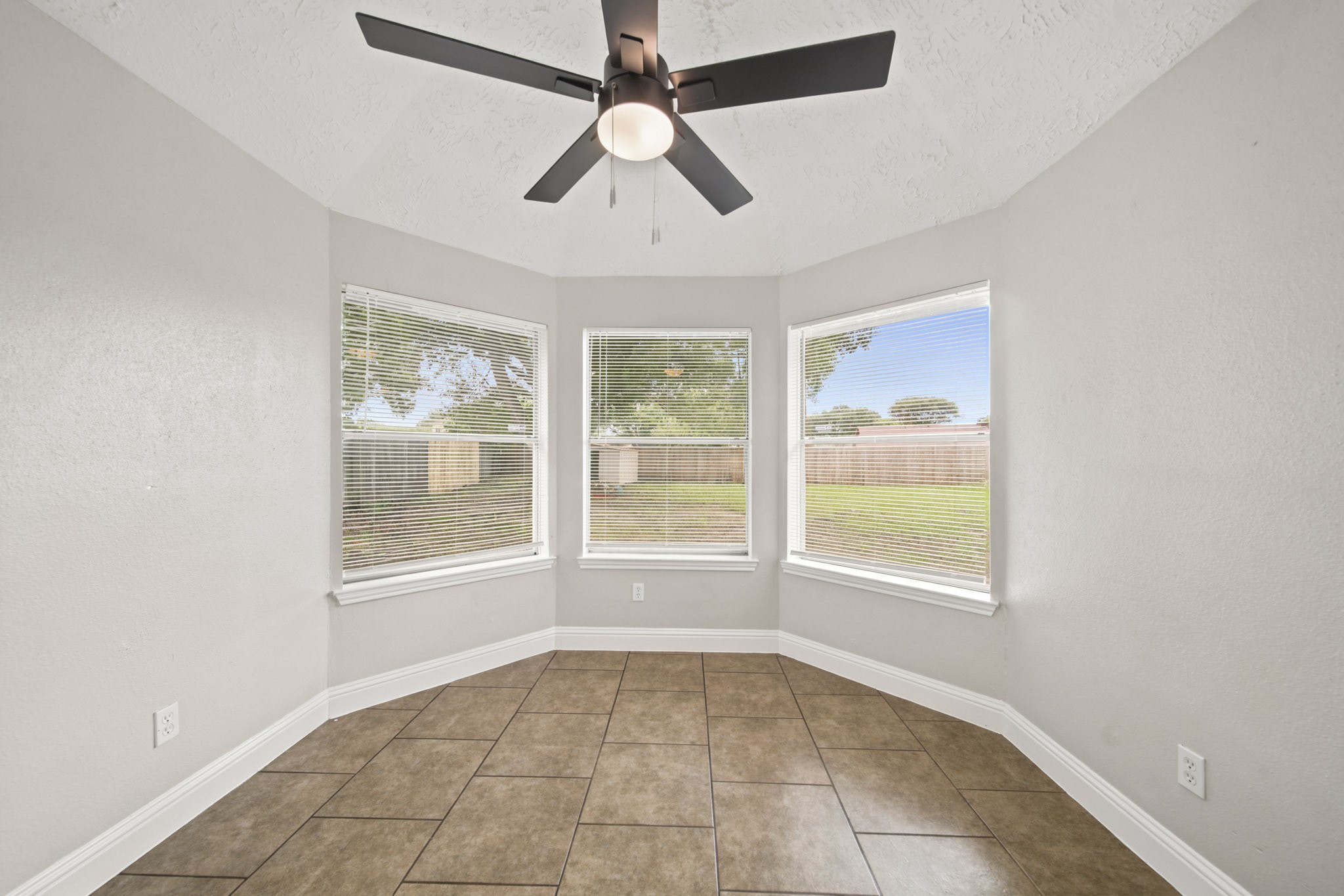 22039 Rivermead Drive Property Photo 8