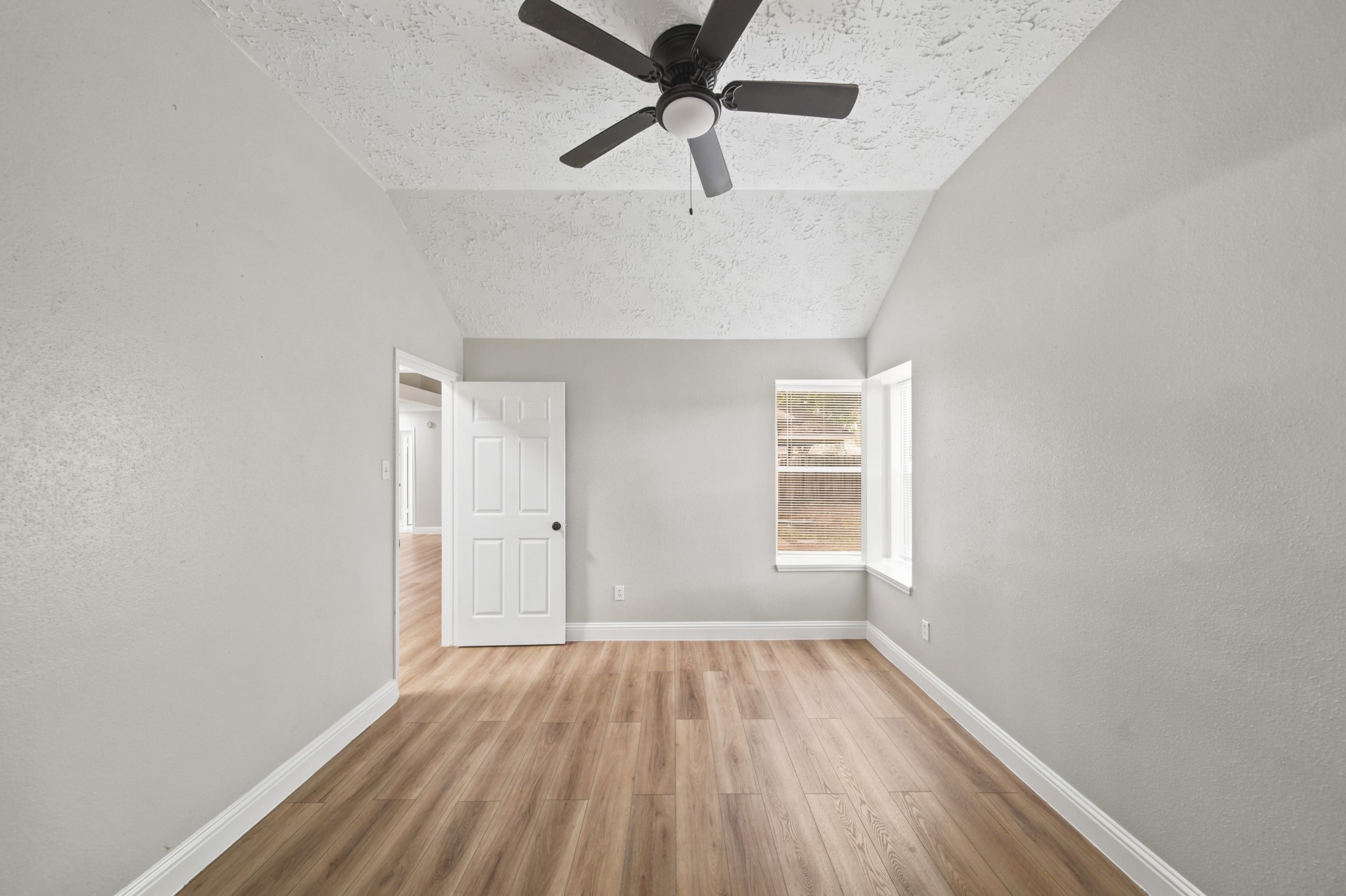 22039 Rivermead Drive Property Photo 13