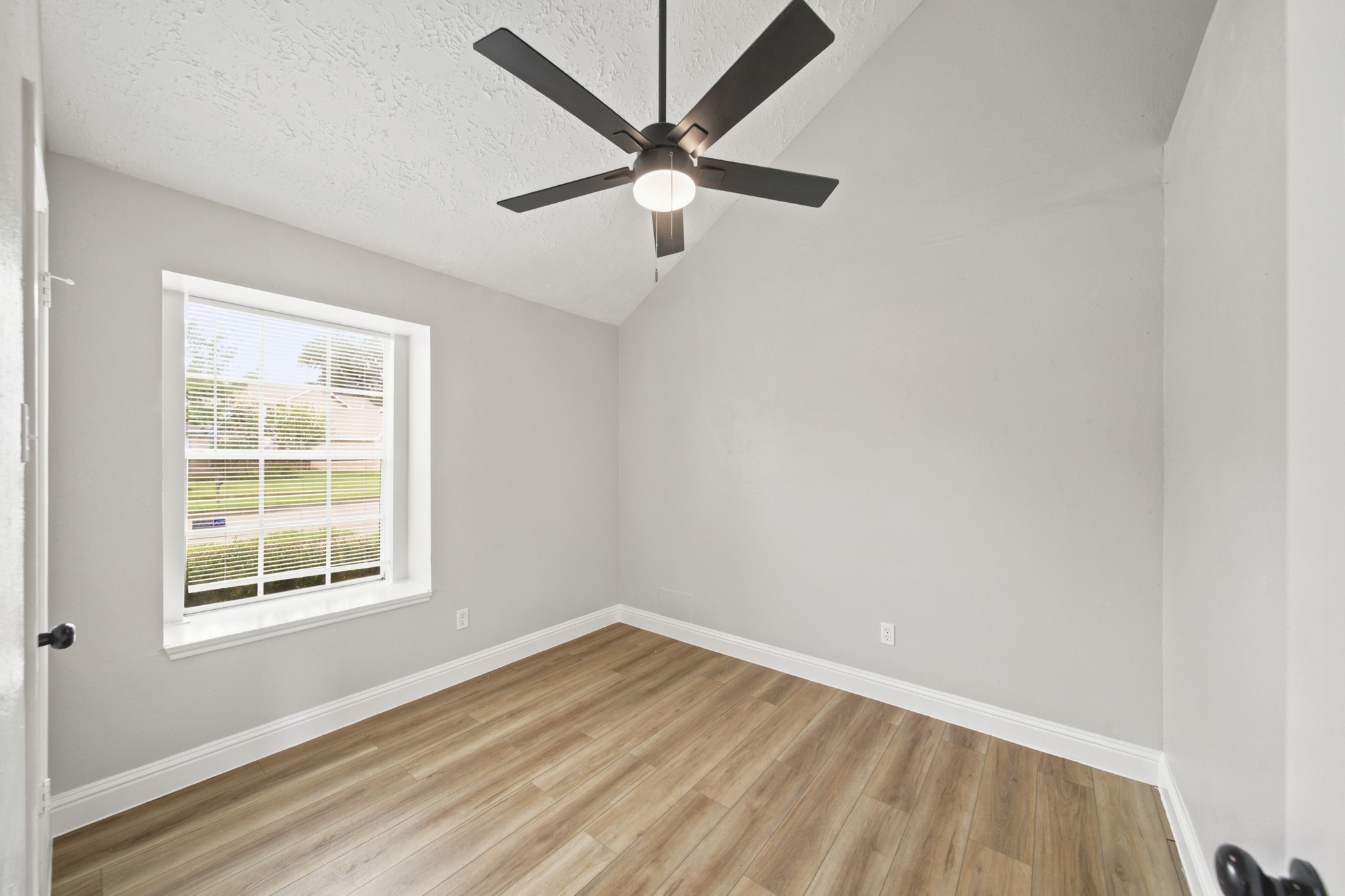 22039 Rivermead Drive Property Photo 16