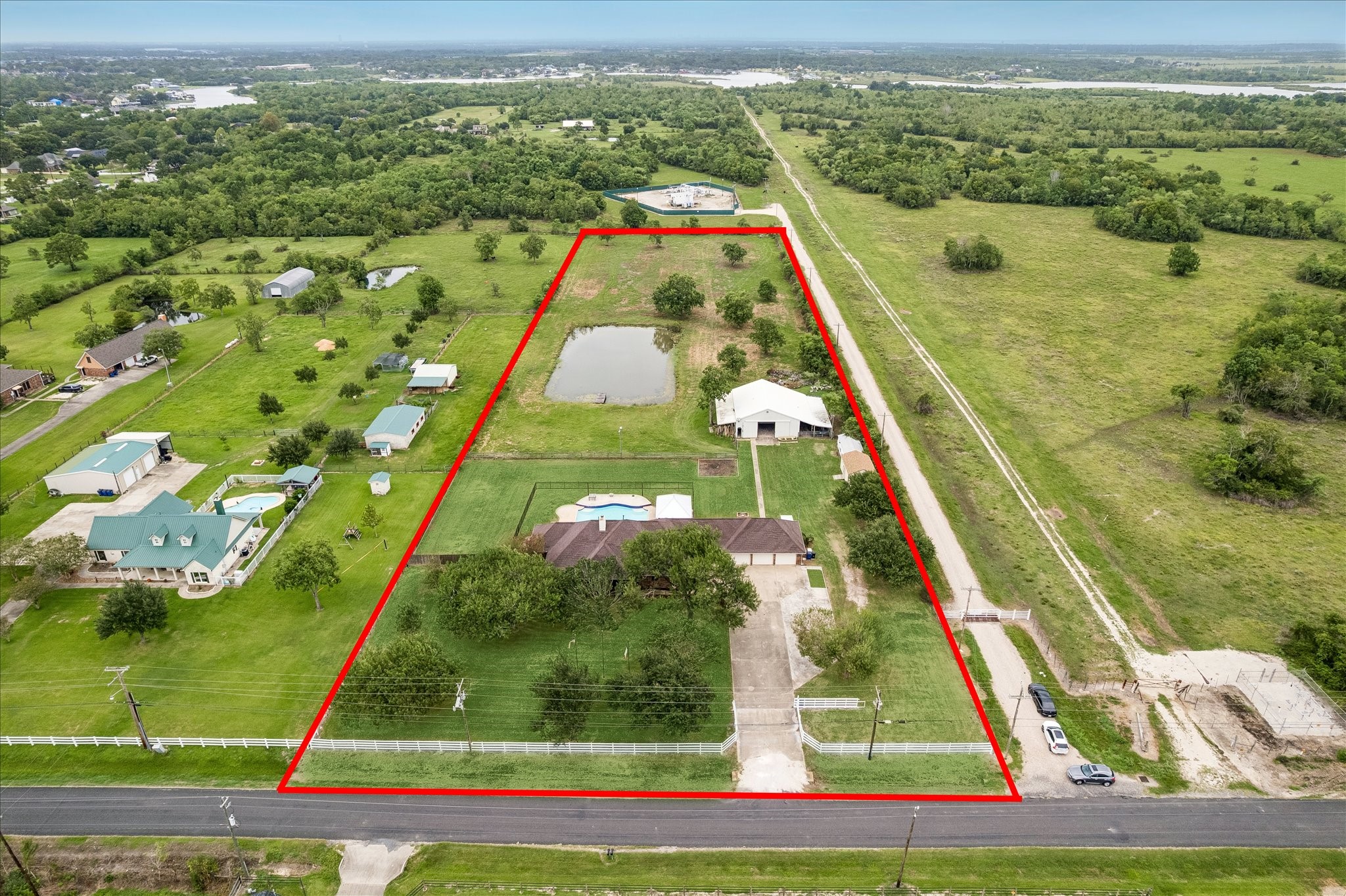 9102 N Humble Camp Road Property Photo 3