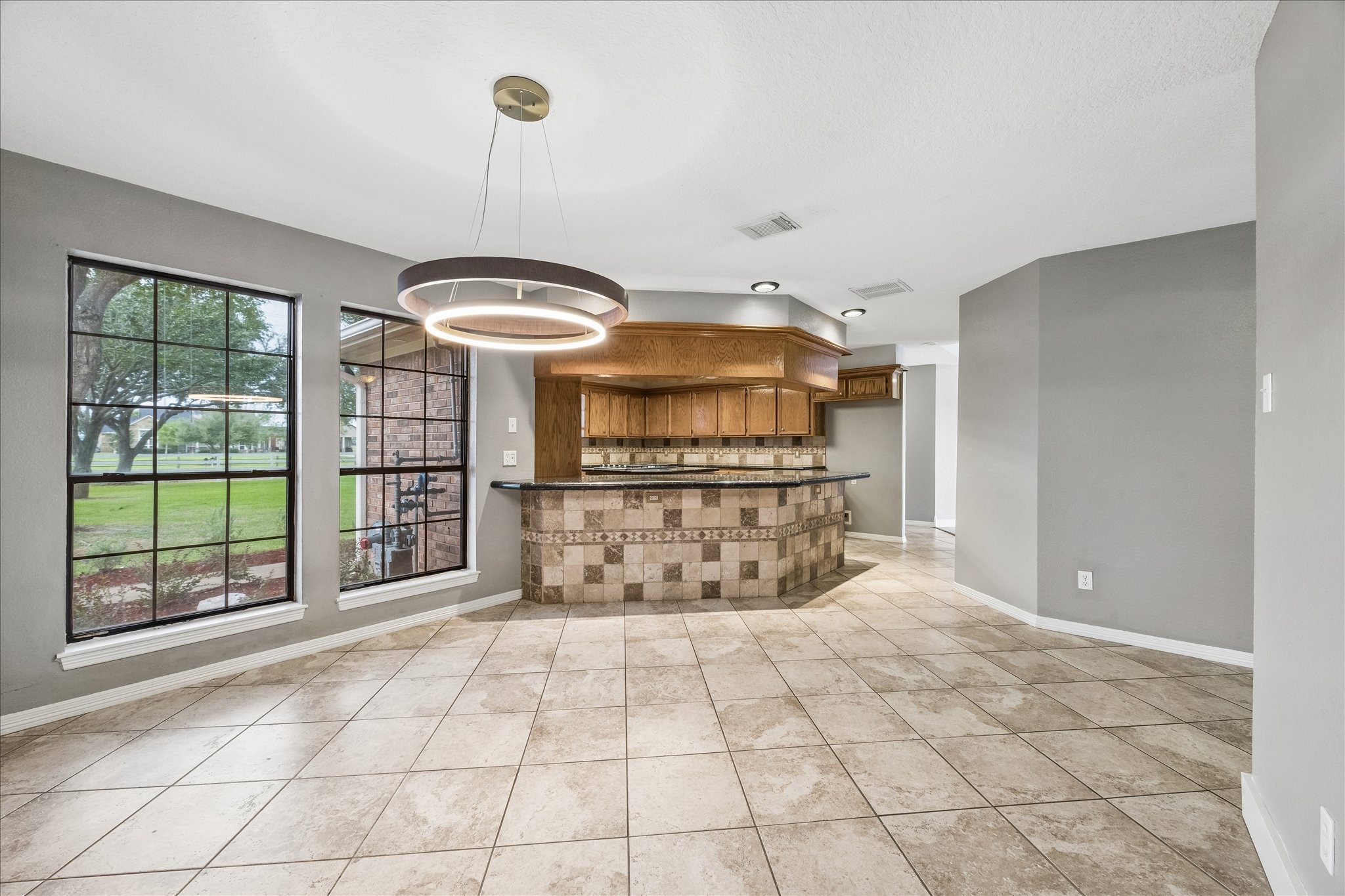 9102 N Humble Camp Road Property Photo 10