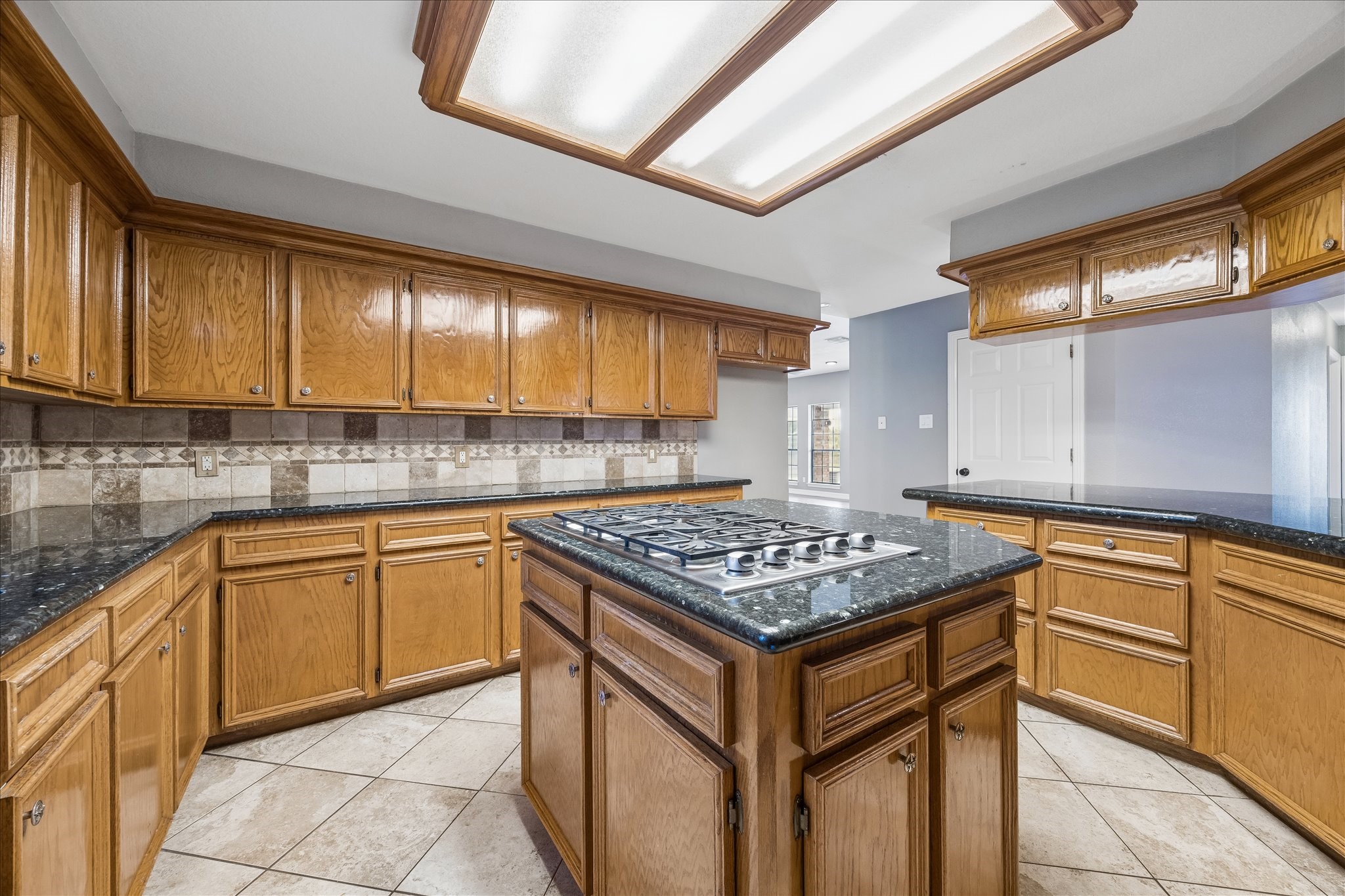 9102 N Humble Camp Road Property Photo 13