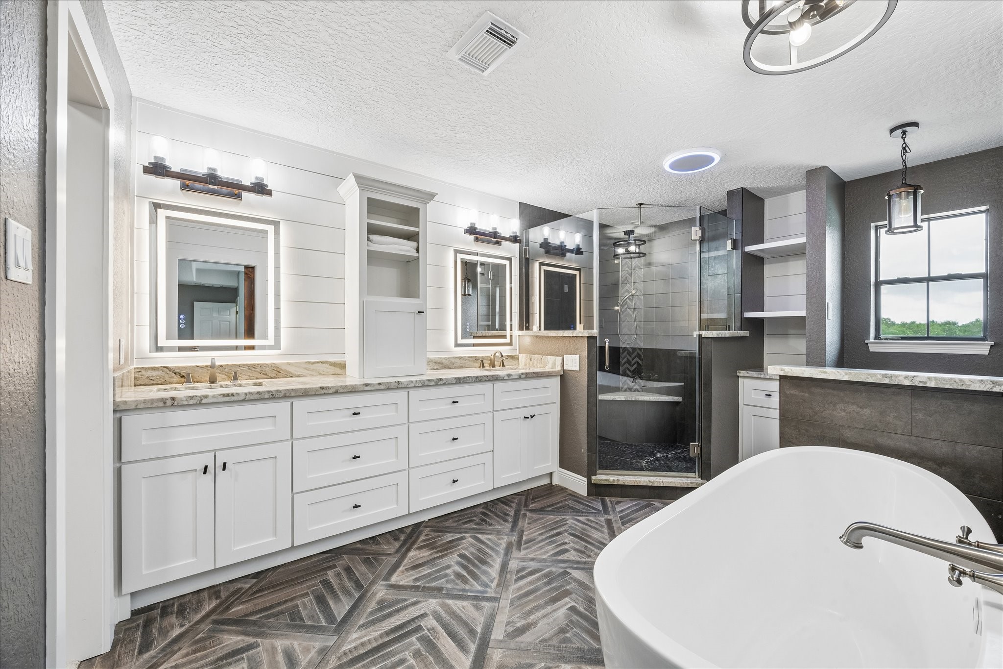 9102 N Humble Camp Road Property Photo 15