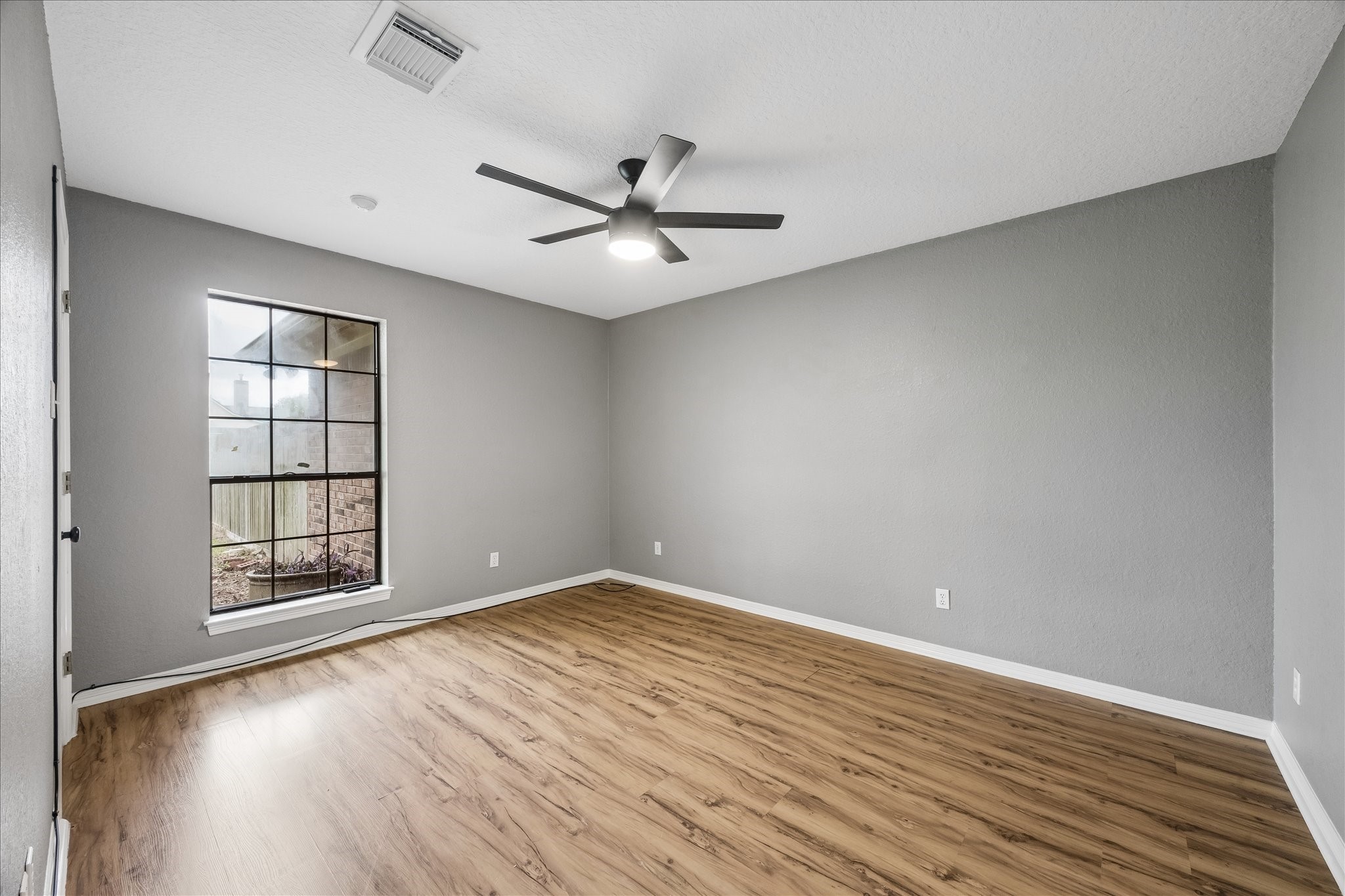 9102 N Humble Camp Road Property Photo 20
