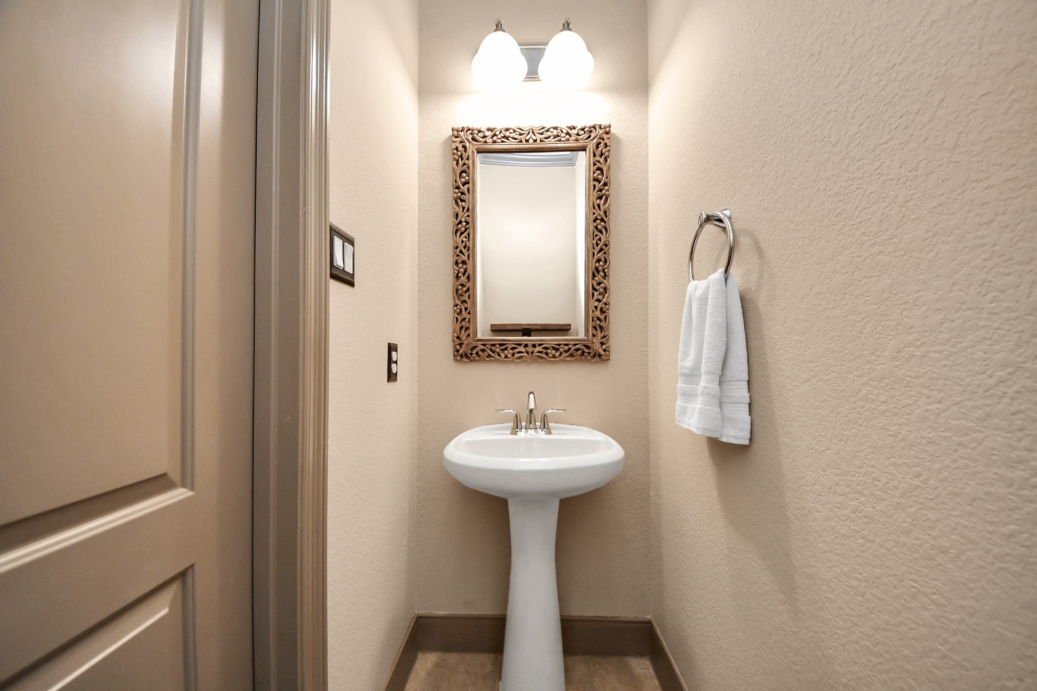67 Azure Lake Court Property Photo 26