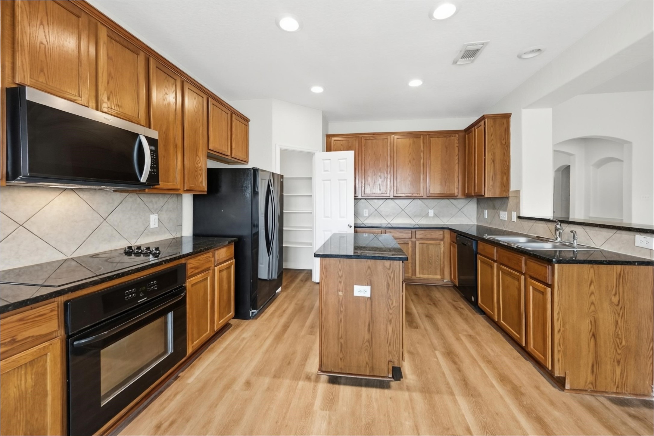 1402 Chandler Cove Property Photo 2