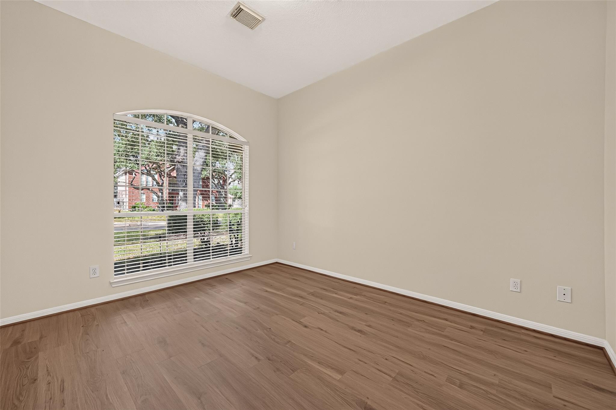 8914 Wheatland Drive Property Photo 6