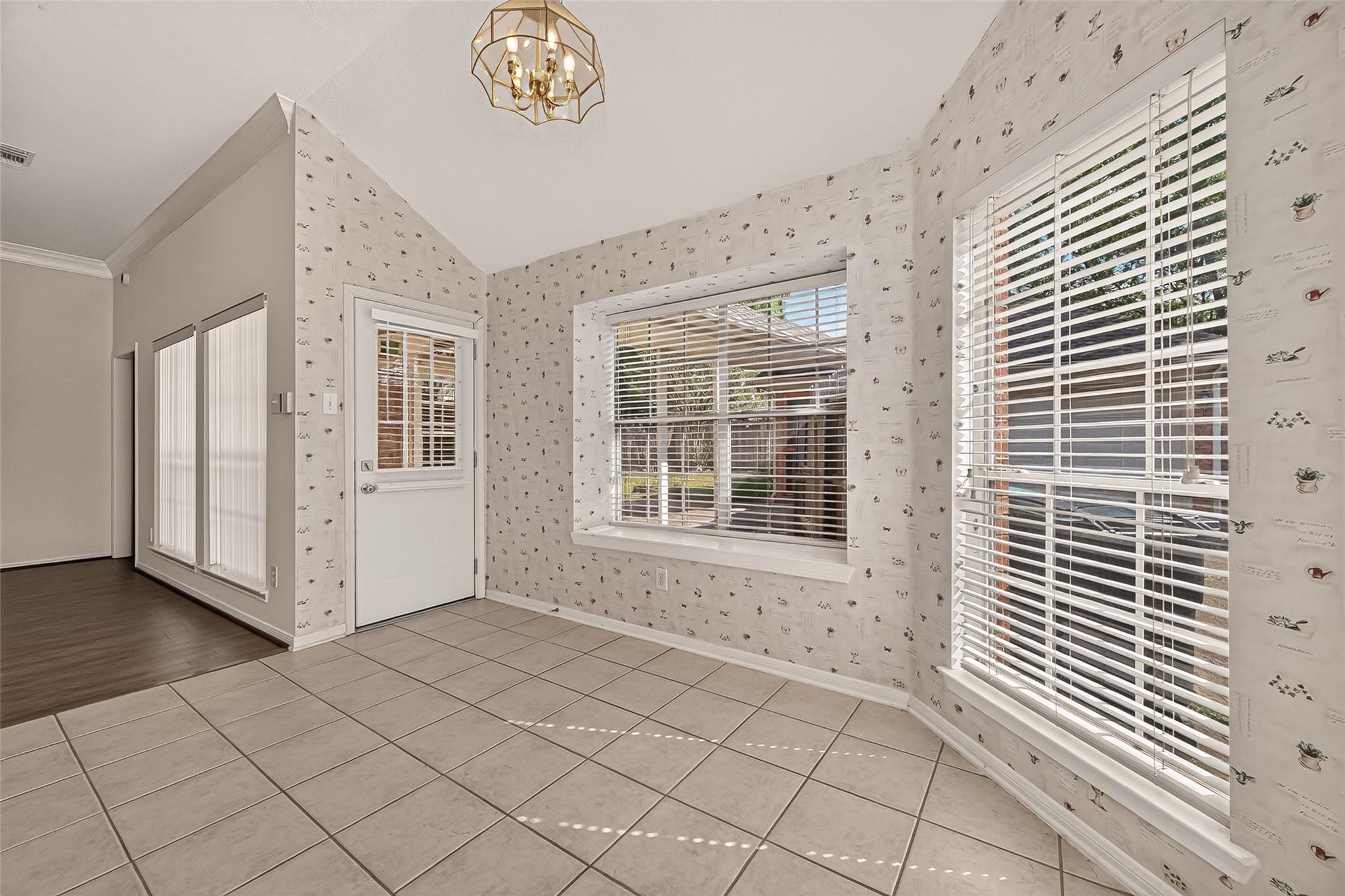 8914 Wheatland Drive Property Photo 14