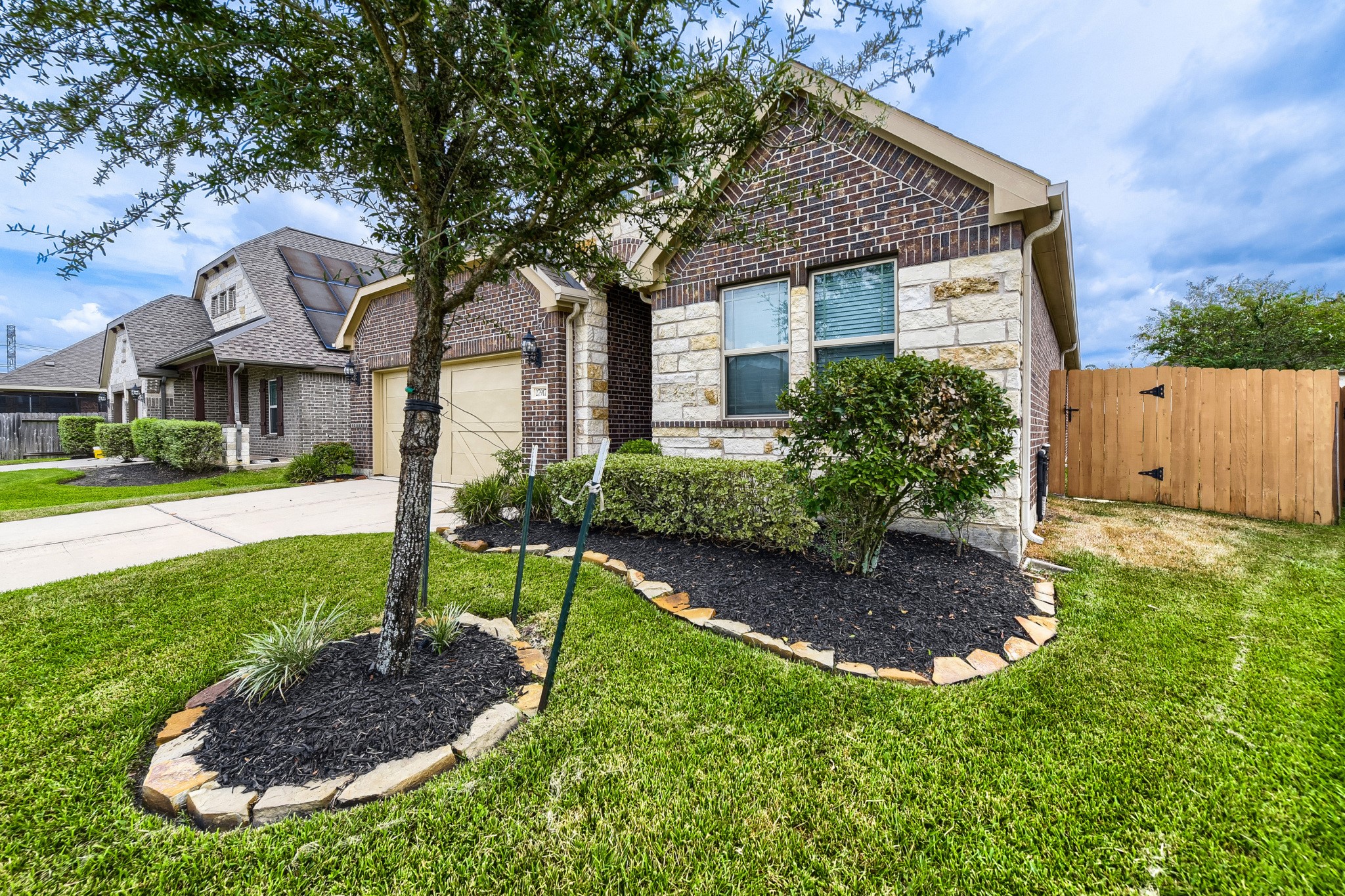 27917 Spearhead Ridge Drive Property Photo 2