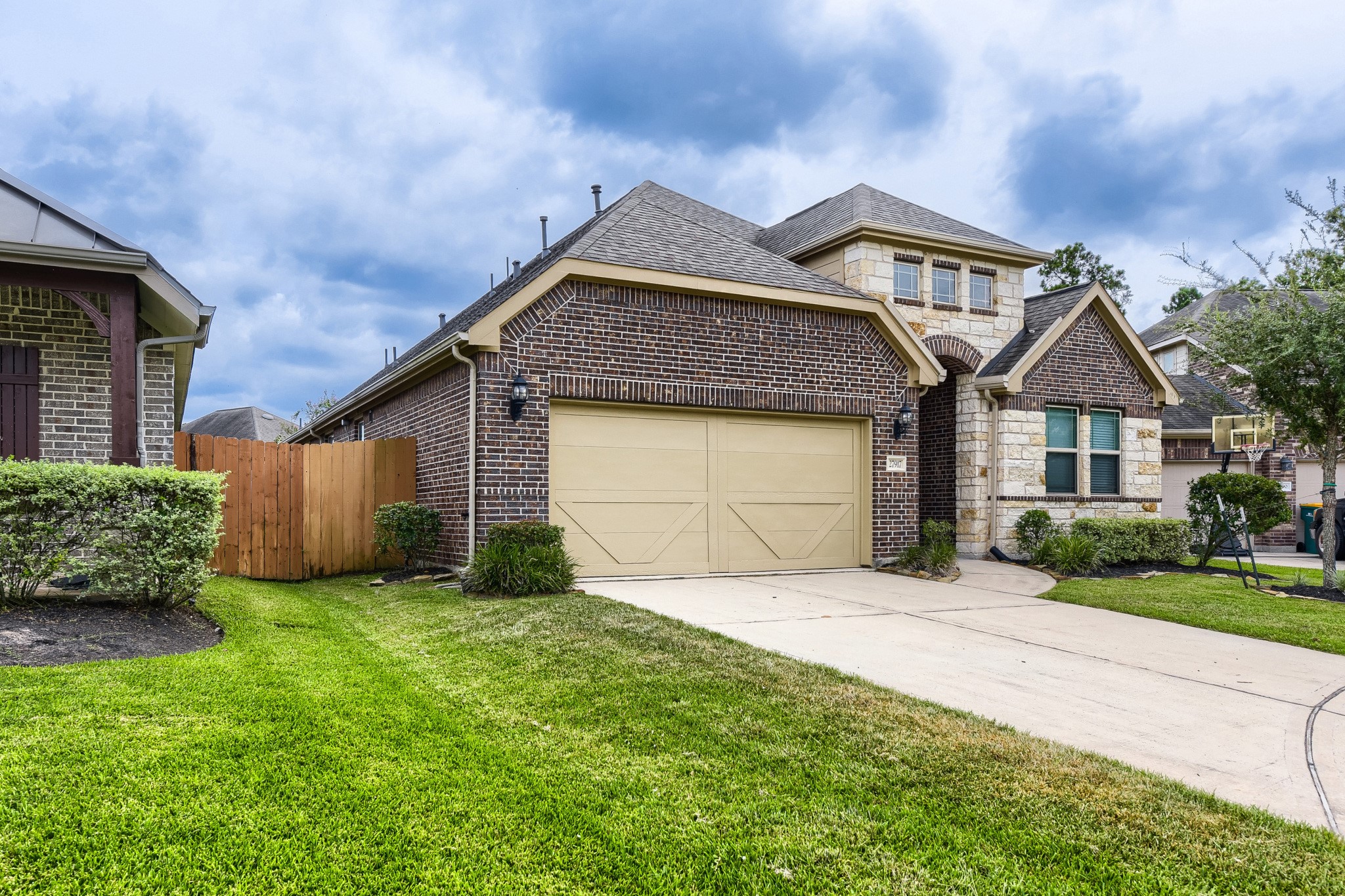 27917 Spearhead Ridge Drive Property Photo 3