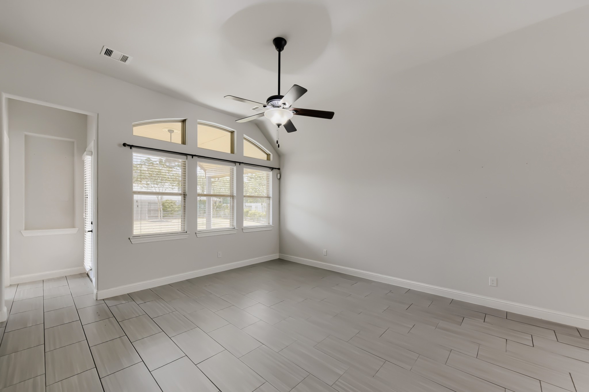 27917 Spearhead Ridge Drive Property Photo 5