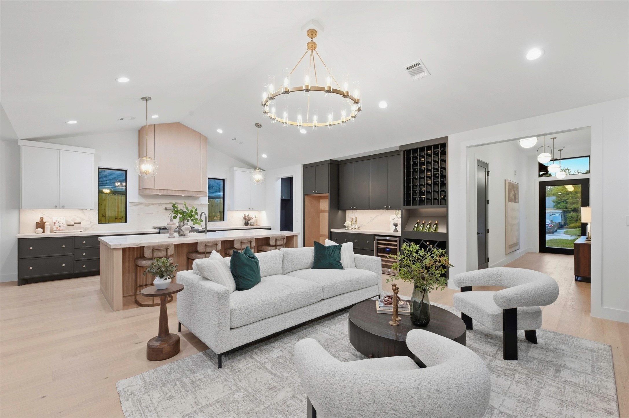 2023 Viking Drive Property Photo 12