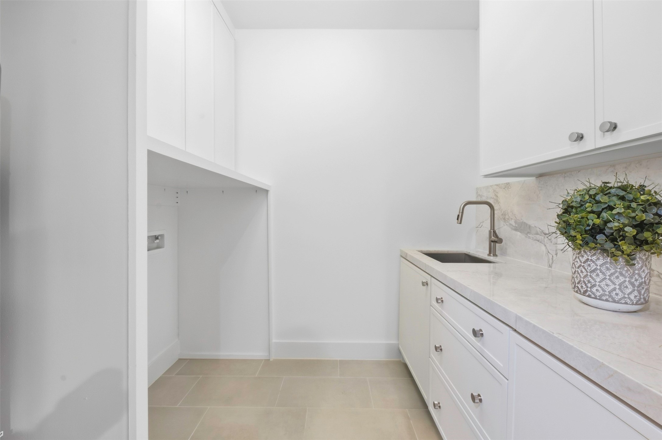 2023 Viking Drive Property Photo 43