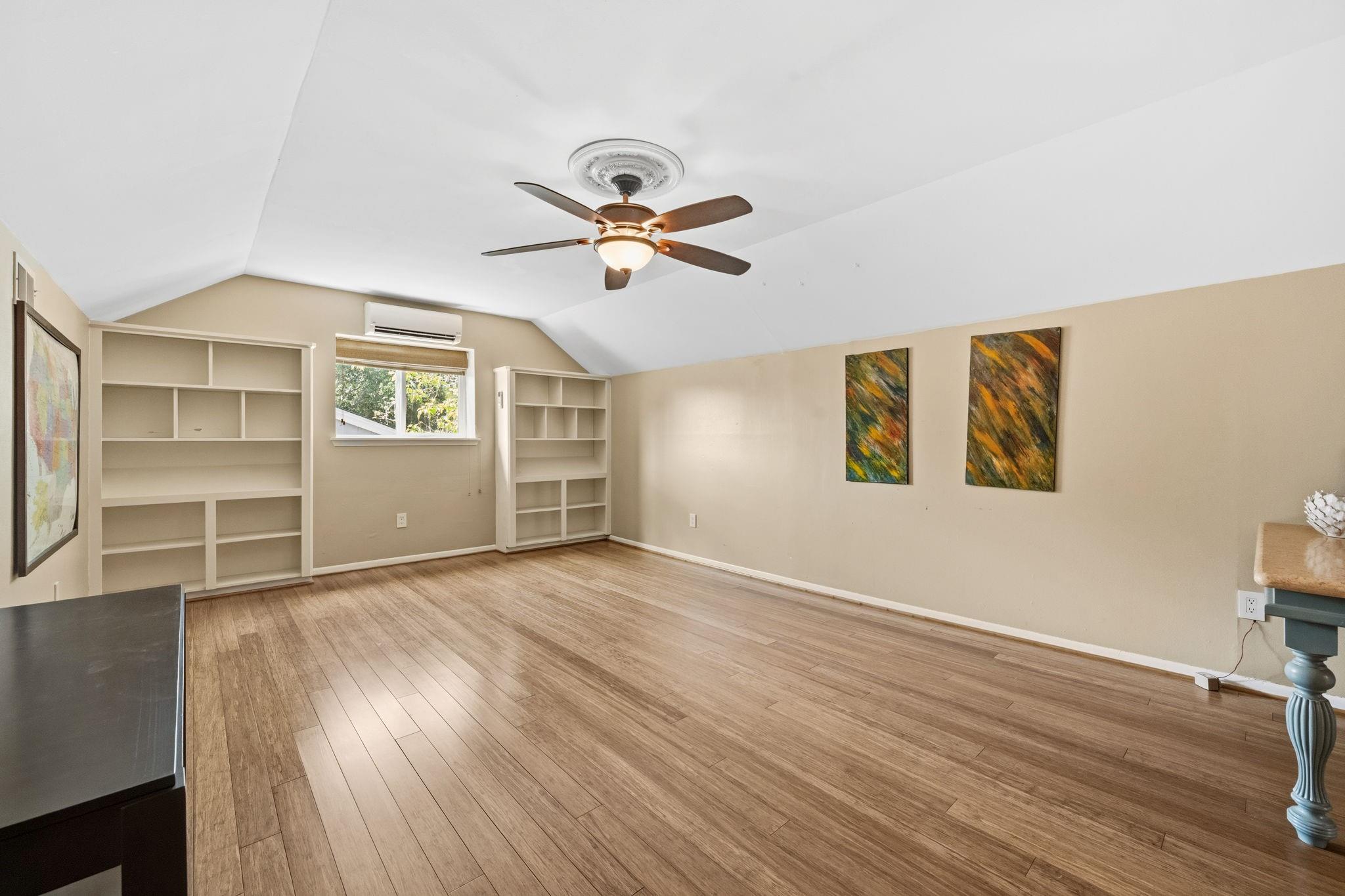 5711 Cerritos Drive, Houston Tx 77035 Property Photo 23