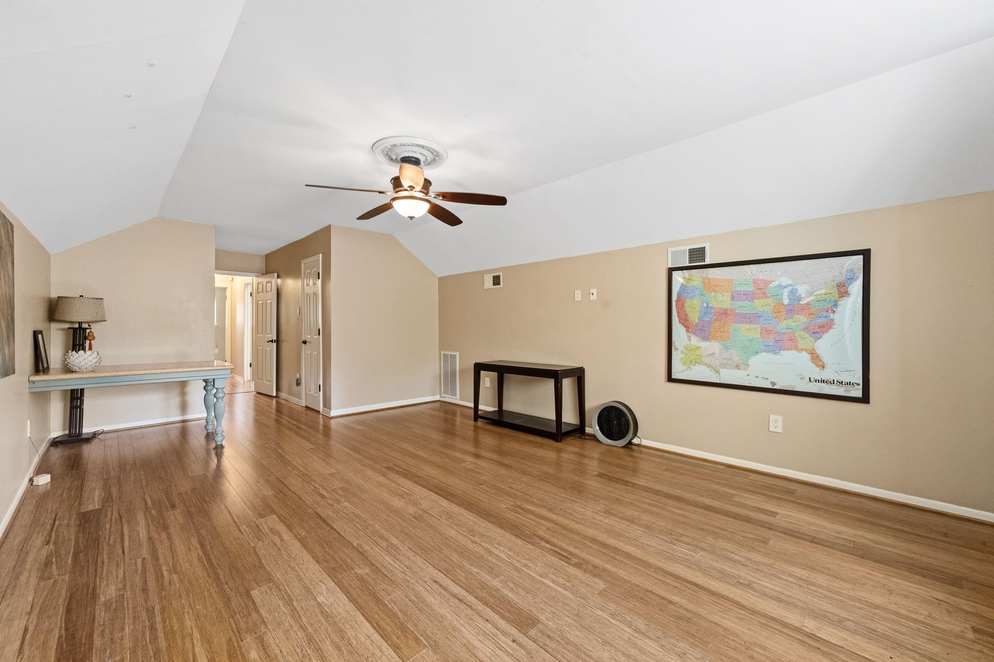 5711 Cerritos Drive, Houston Tx 77035 Property Photo 24