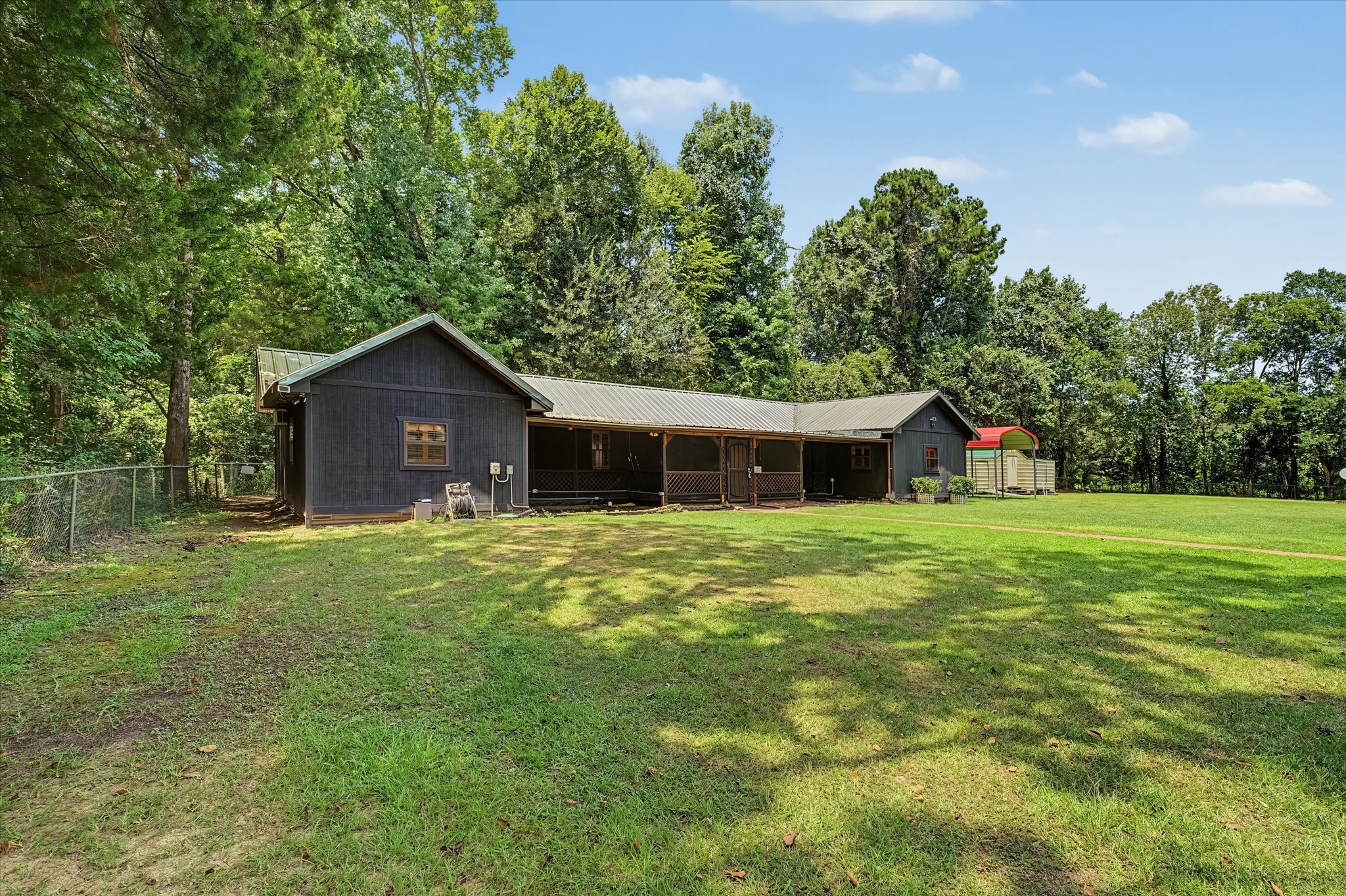 527 Number 9 Road Property Photo 2