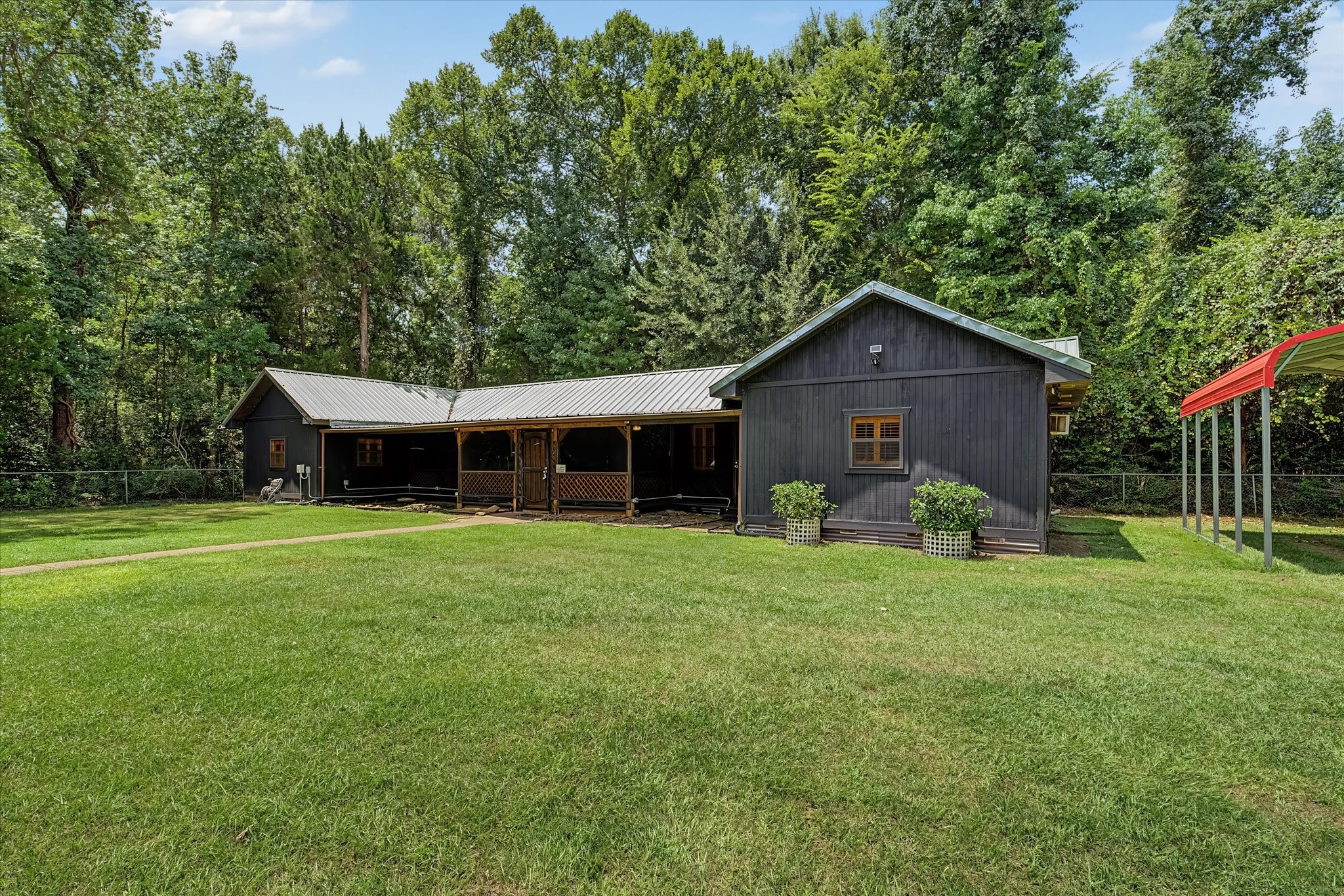527 Number 9 Road Property Photo 3