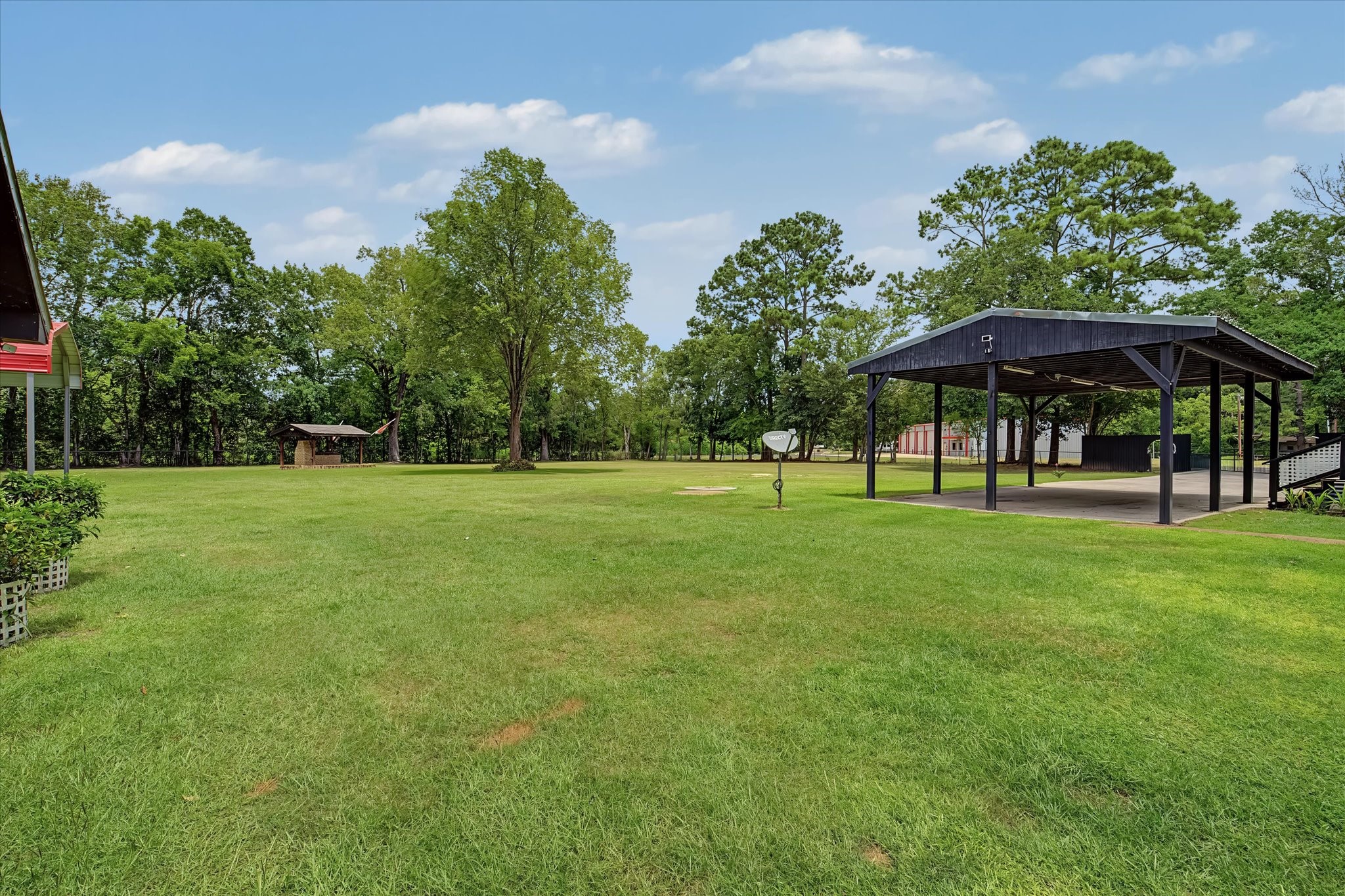 527 Number 9 Road Property Photo 5
