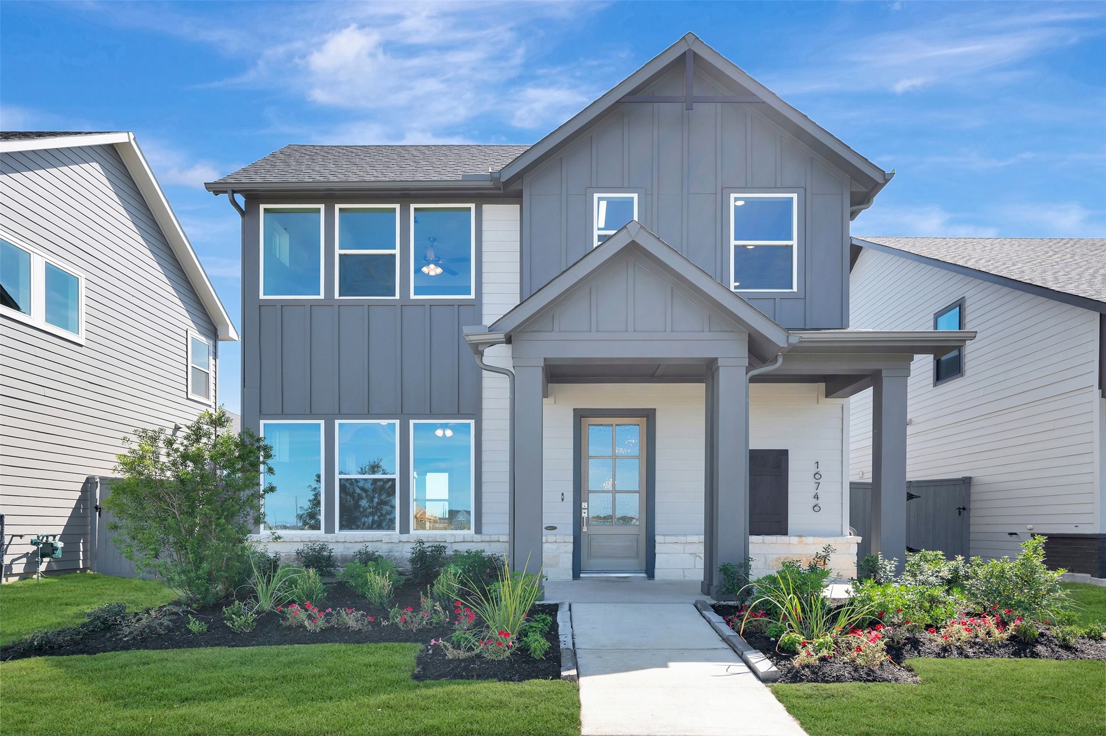 16746 Vibrant Avenue Property Photo 1