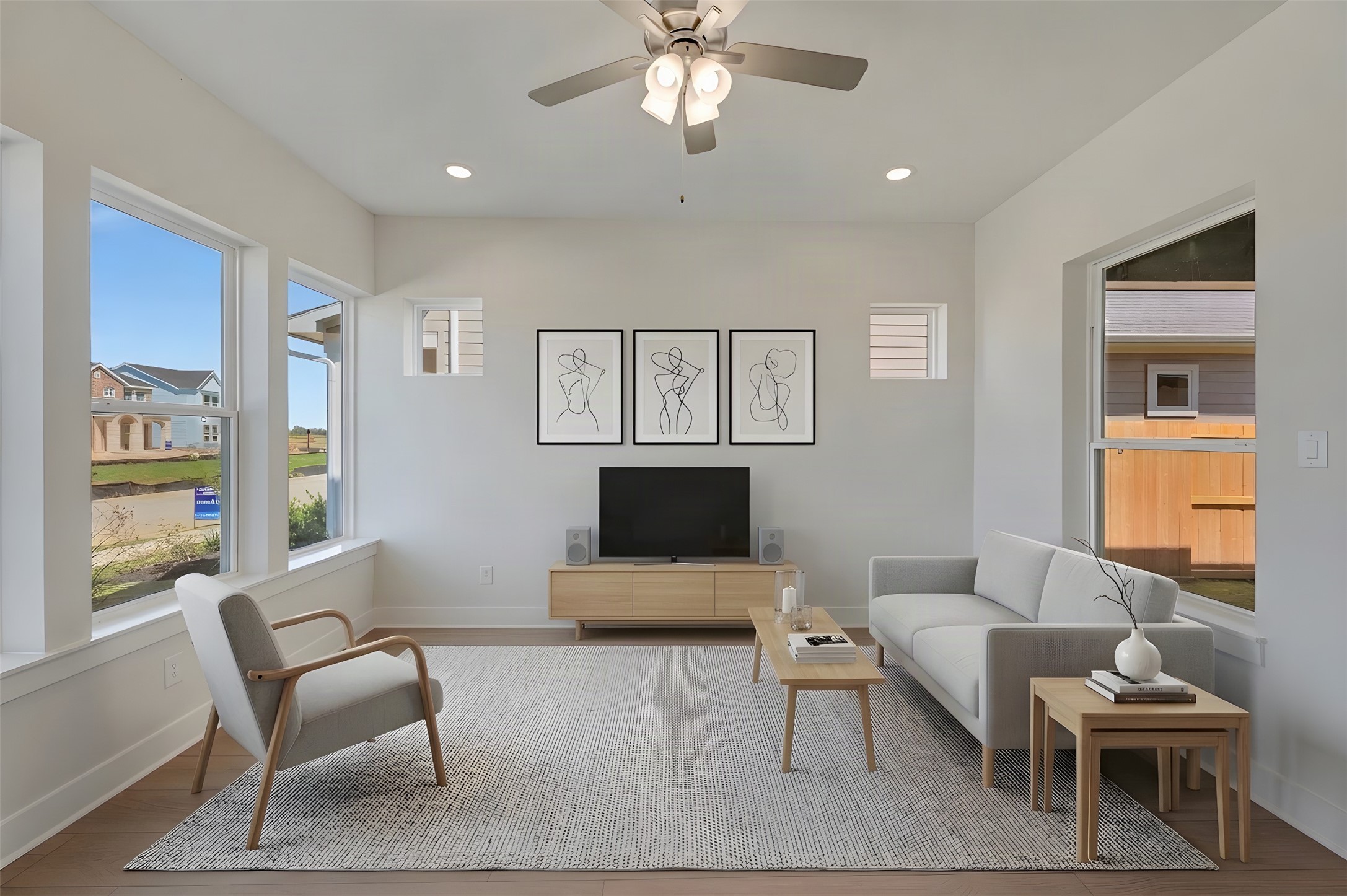 16746 Vibrant Avenue Property Photo 4