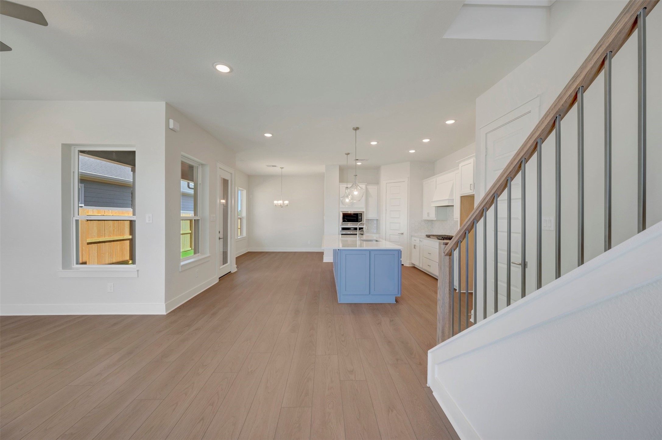16746 Vibrant Avenue Property Photo 13