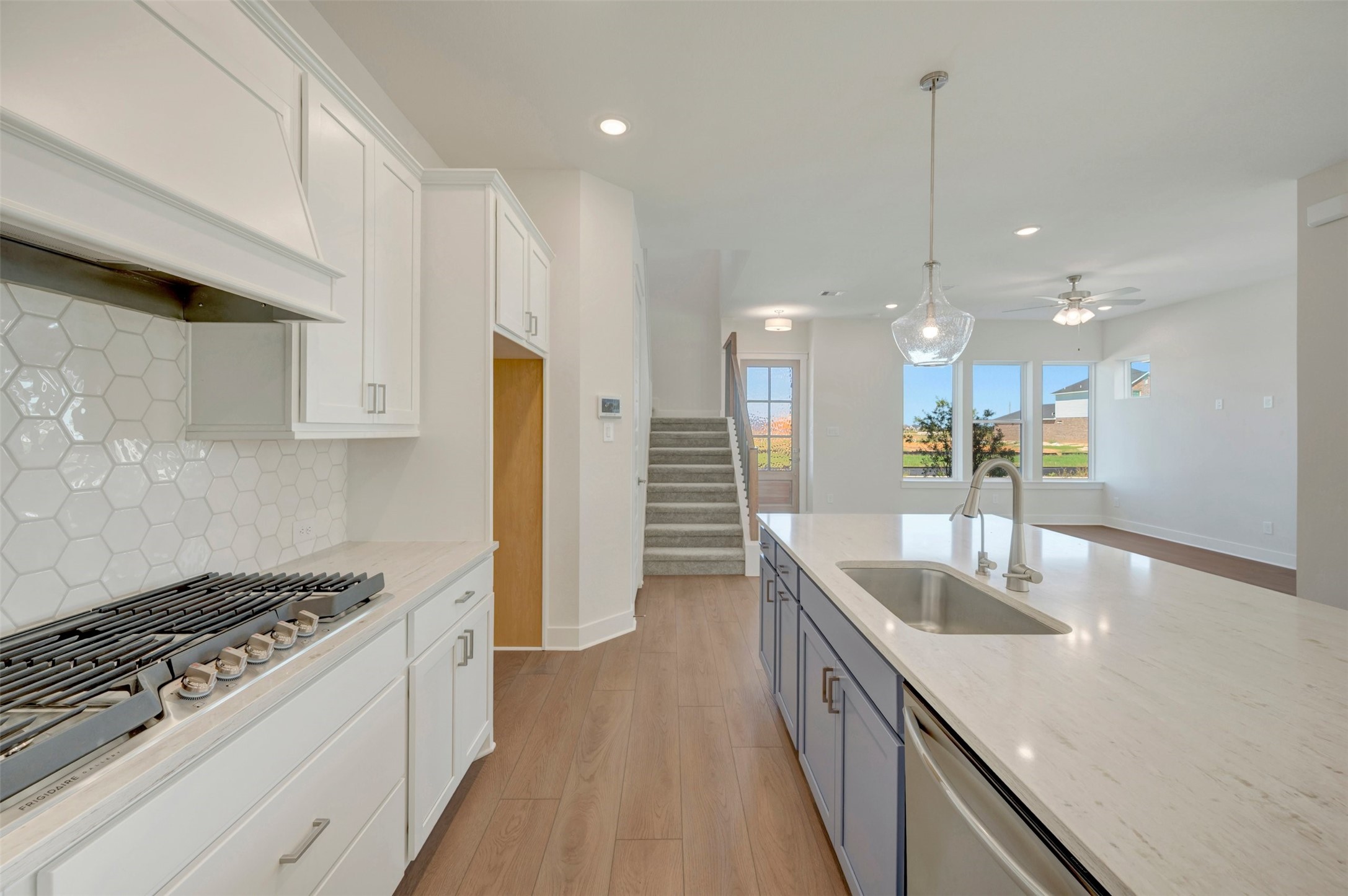 16746 Vibrant Avenue Property Photo 23