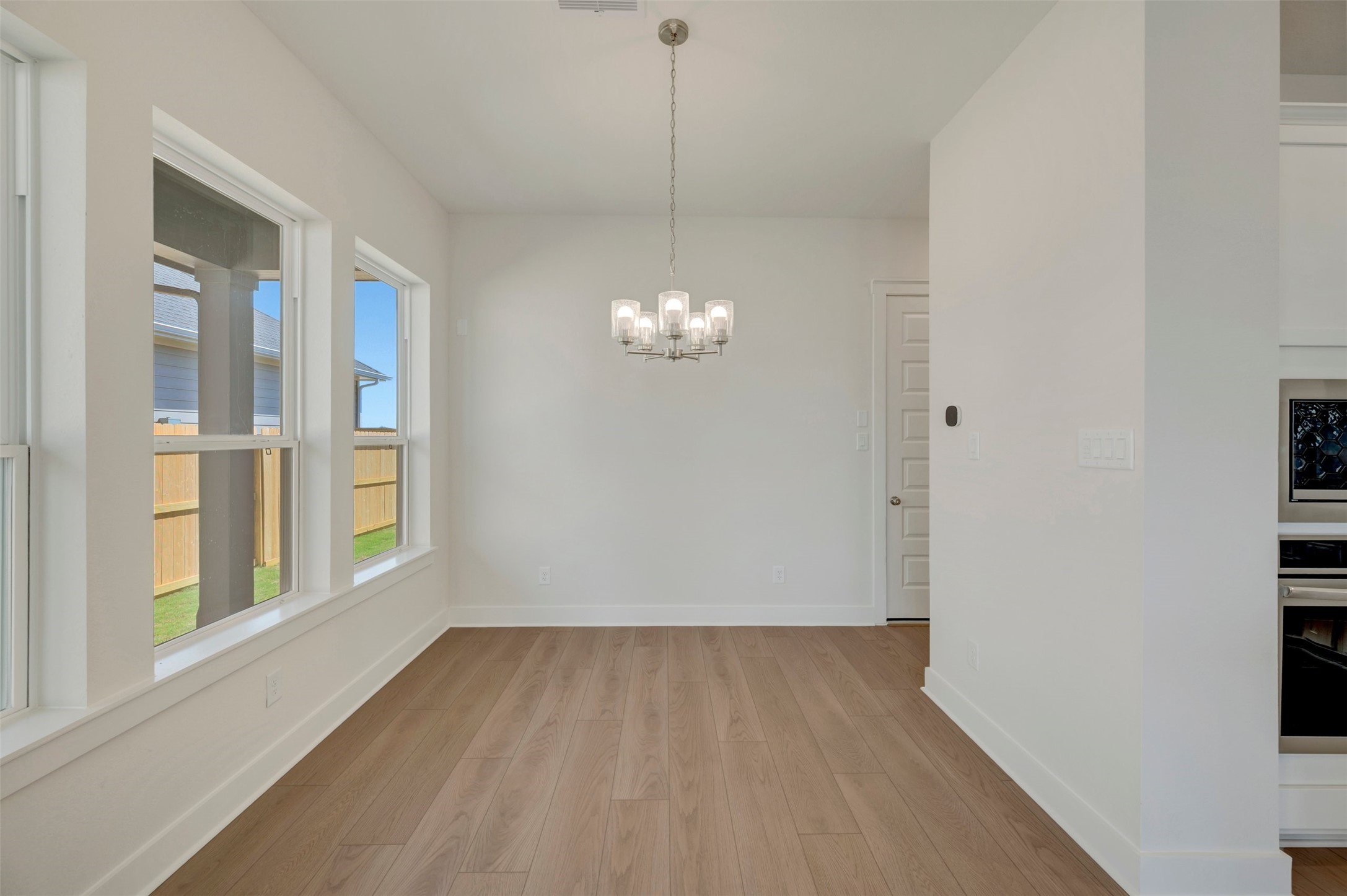 16746 Vibrant Avenue Property Photo 26