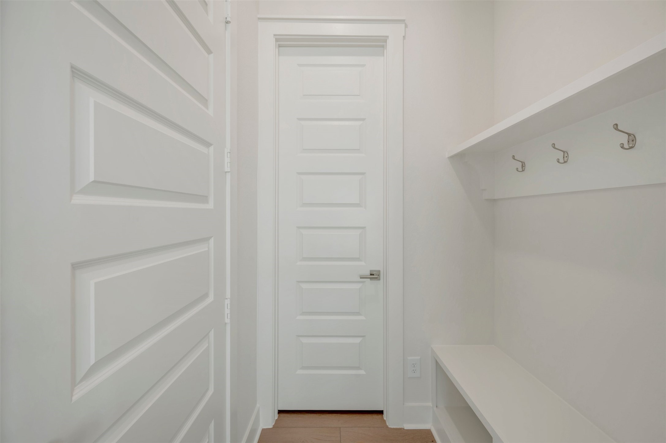 16746 Vibrant Avenue Property Photo 29