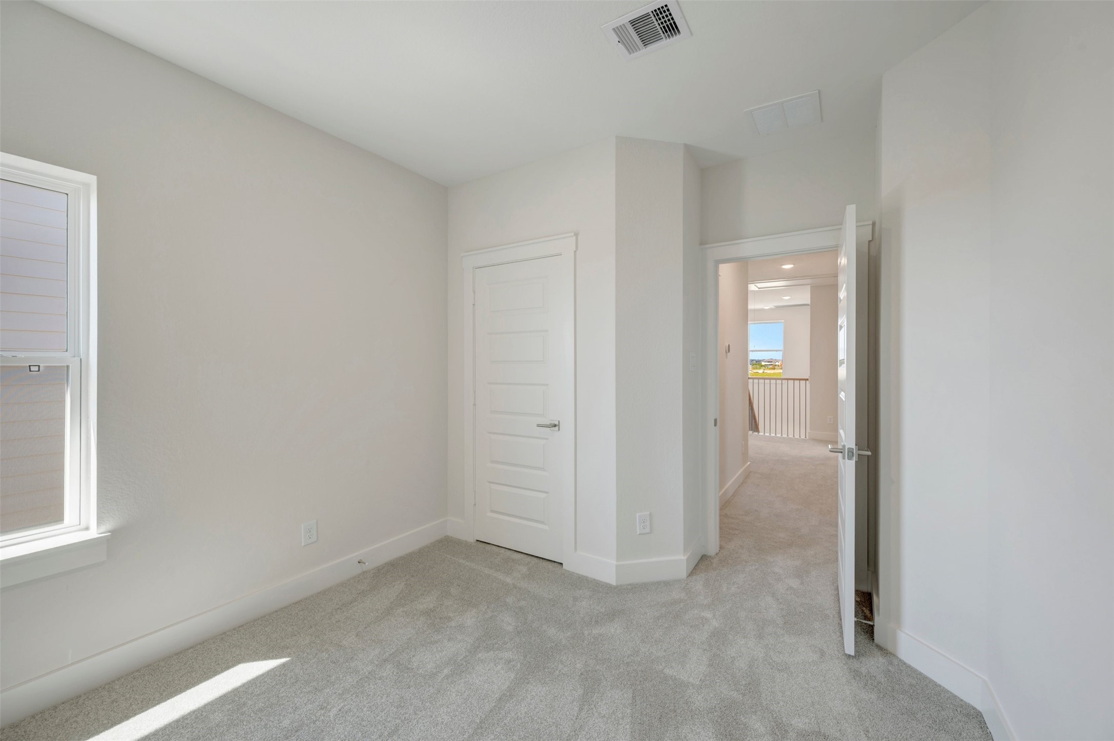 16746 Vibrant Avenue Property Photo 31