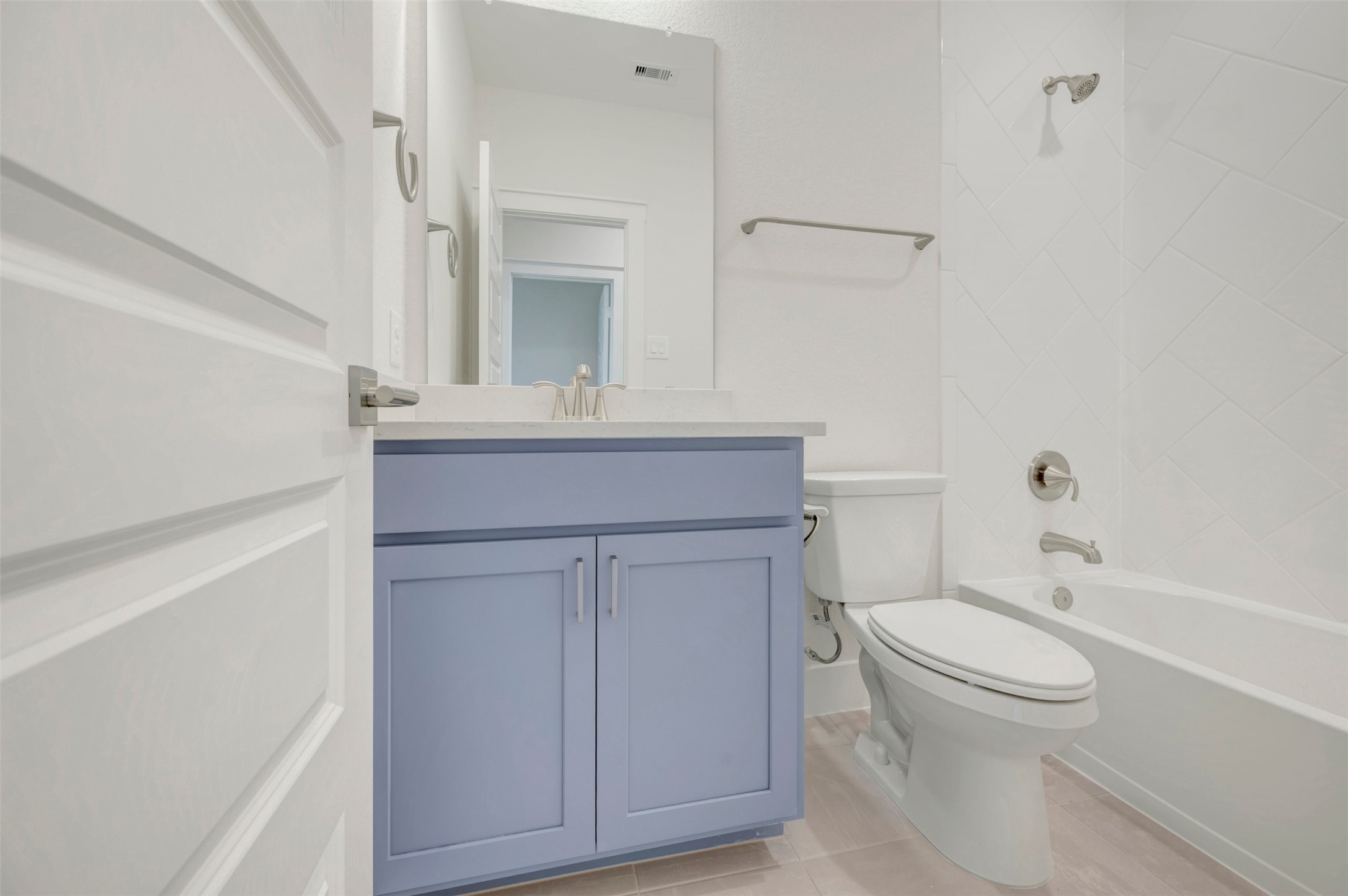 16746 Vibrant Avenue Property Photo 32