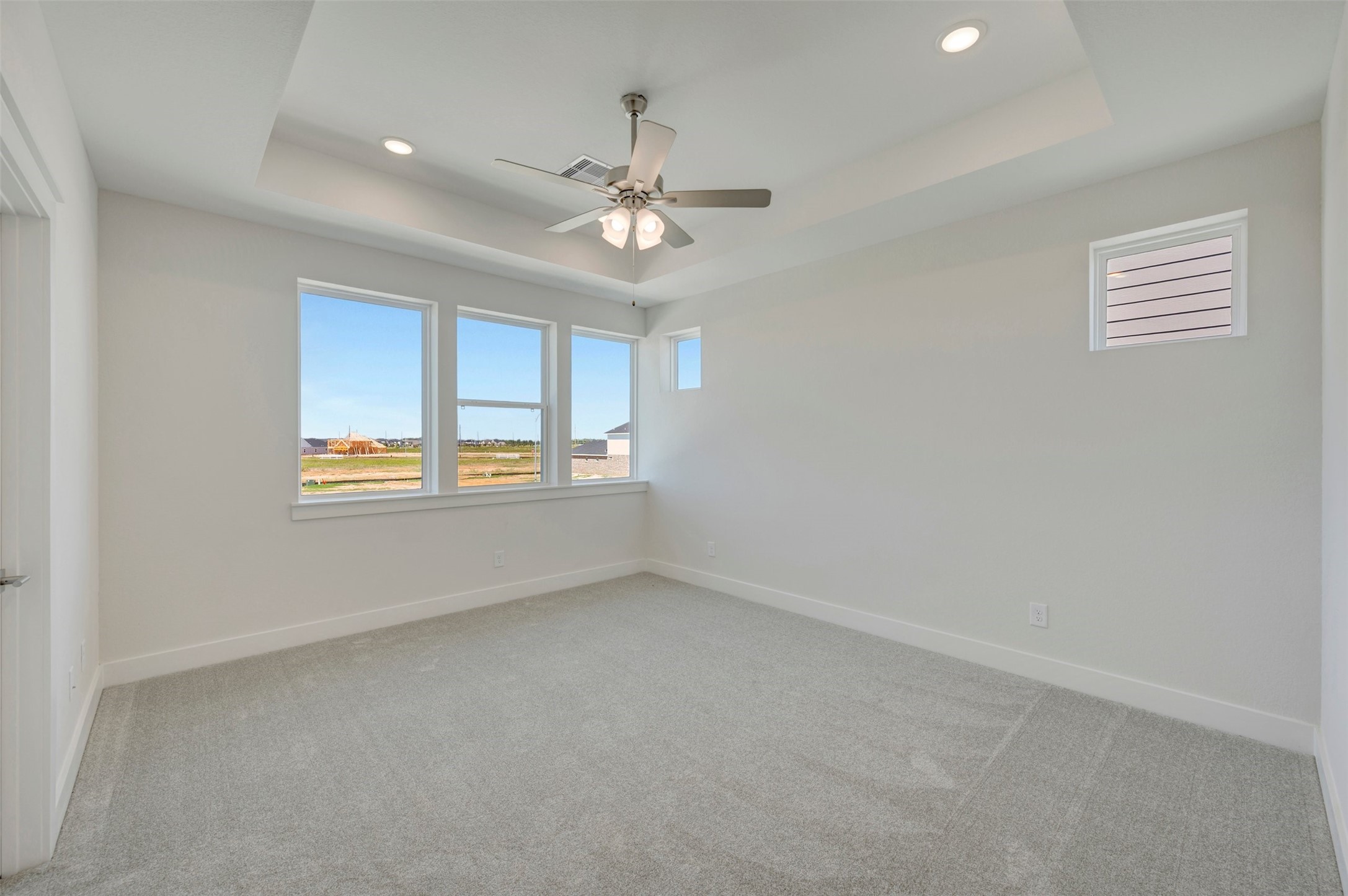 16746 Vibrant Avenue Property Photo 36