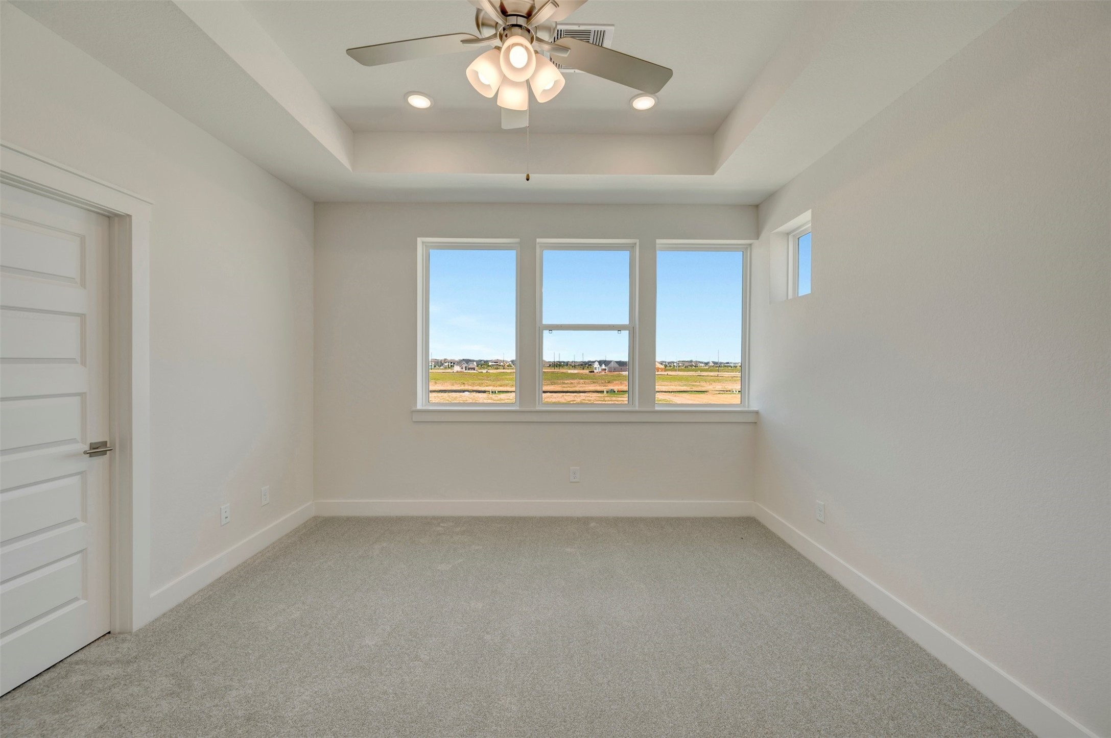 16746 Vibrant Avenue Property Photo 37