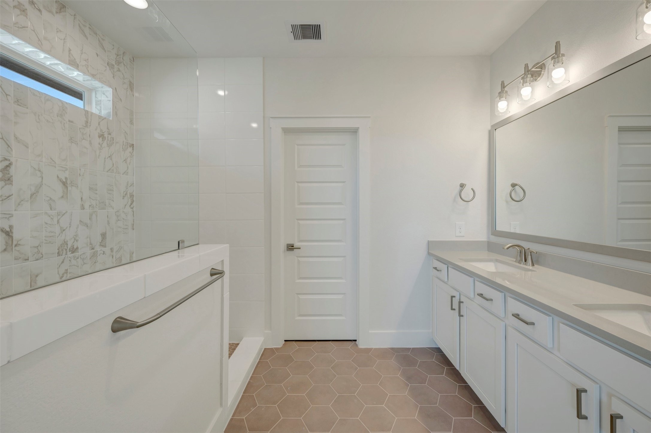 16746 Vibrant Avenue Property Photo 39
