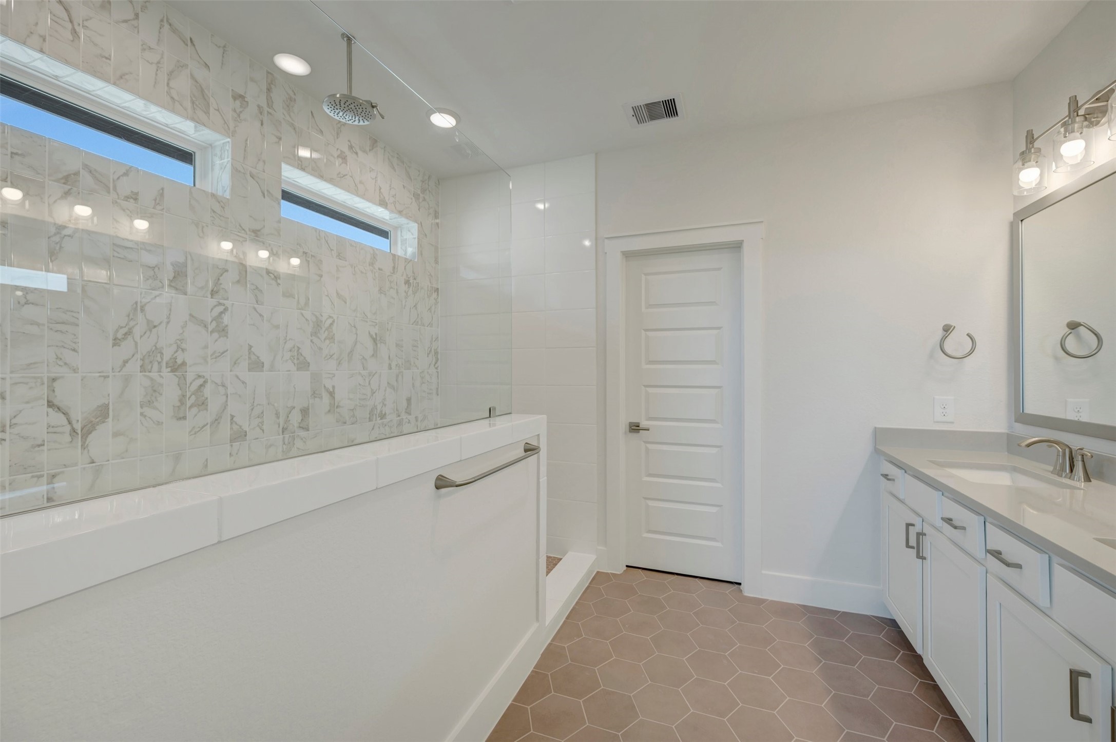 16746 Vibrant Avenue Property Photo 41