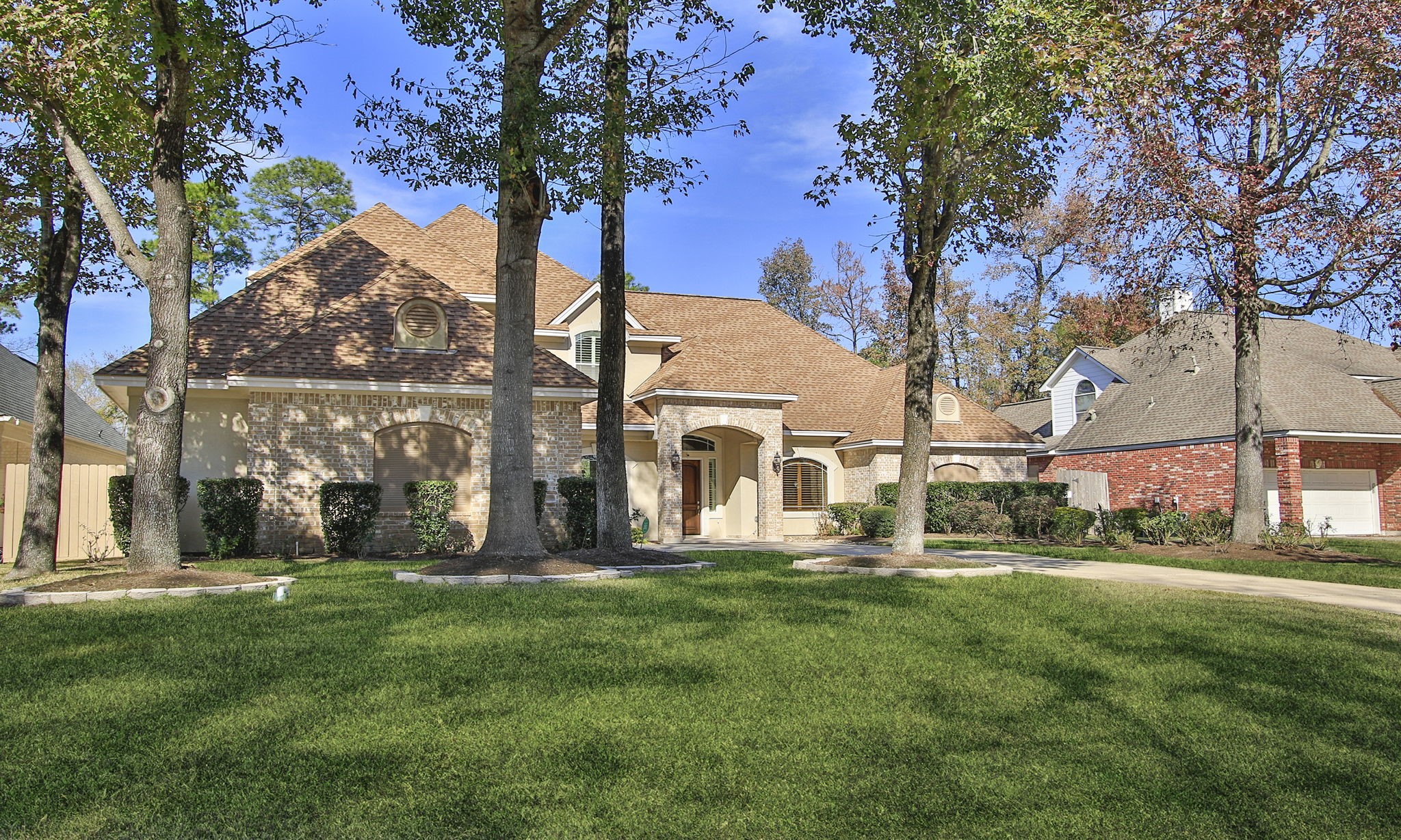 6114 Windrose Hollow Lane Property Photo 3