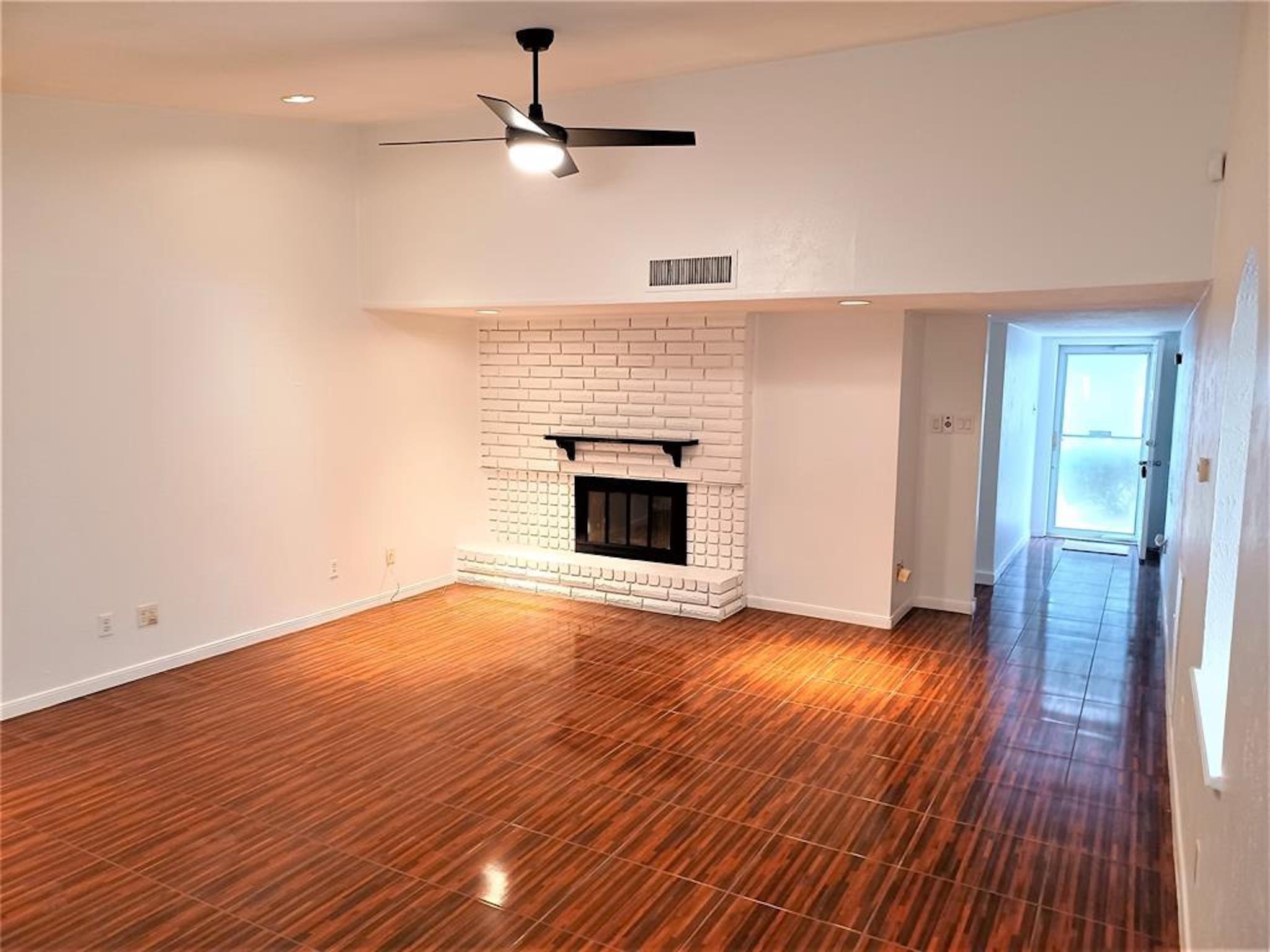 2011 Fall Meadow Drive Property Photo 3