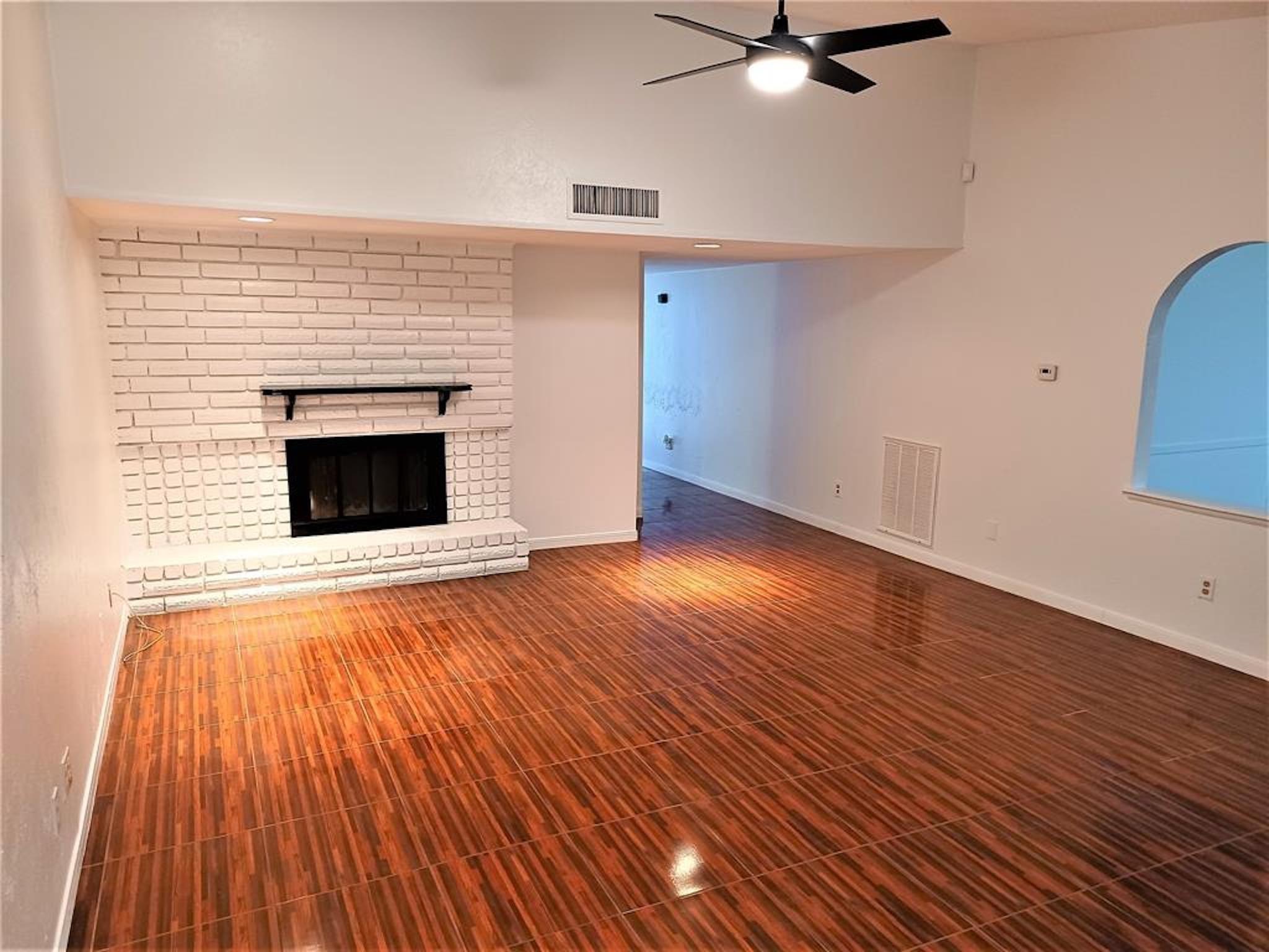 2011 Fall Meadow Drive Property Photo 4