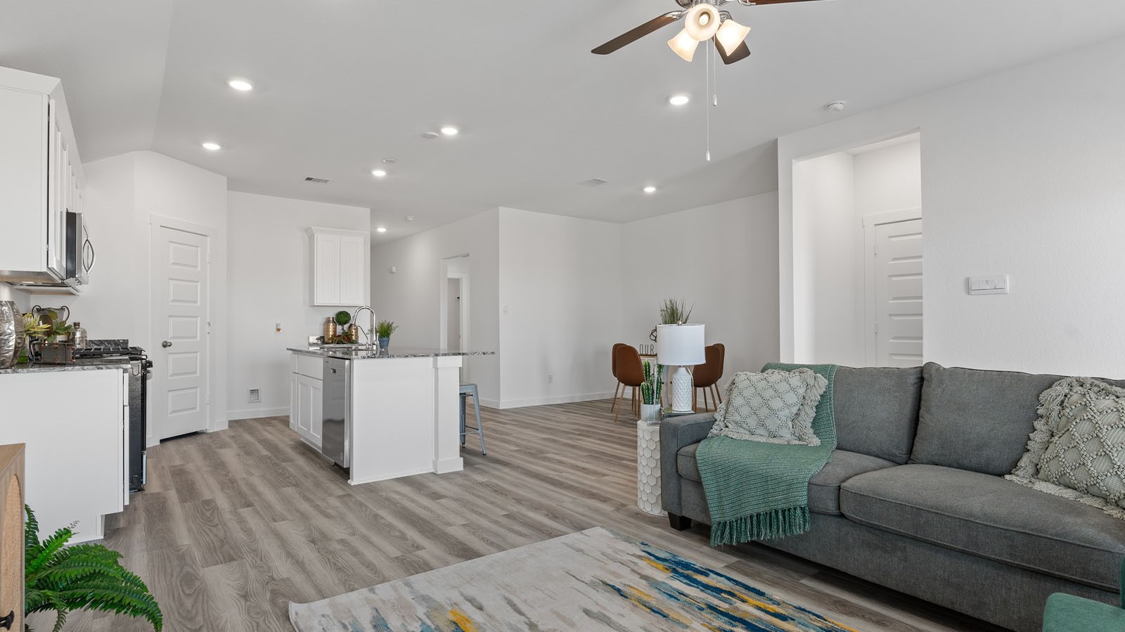 9418 Madison Property Photo 11