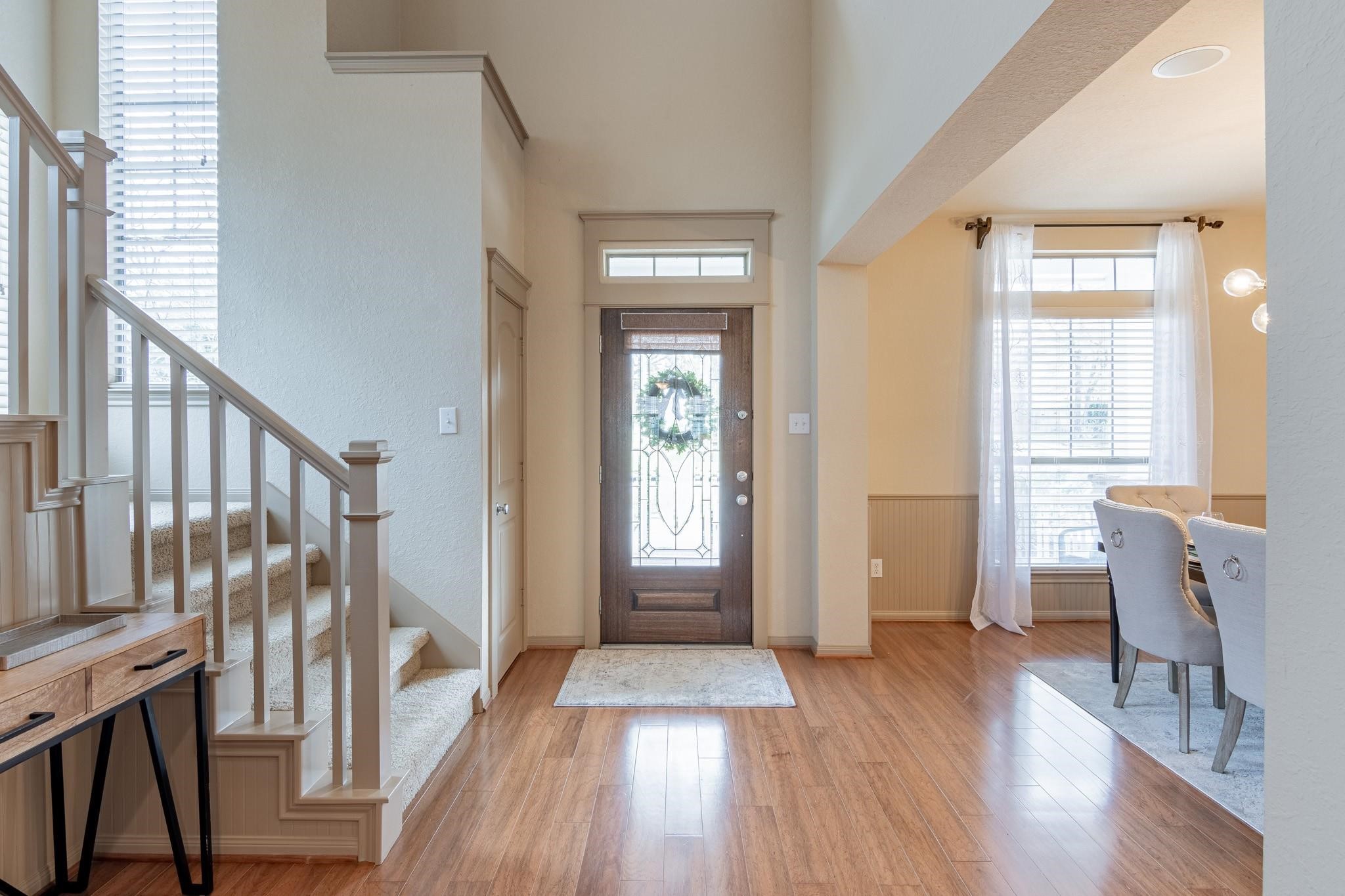27 S Mews Wood Court Property Photo 6