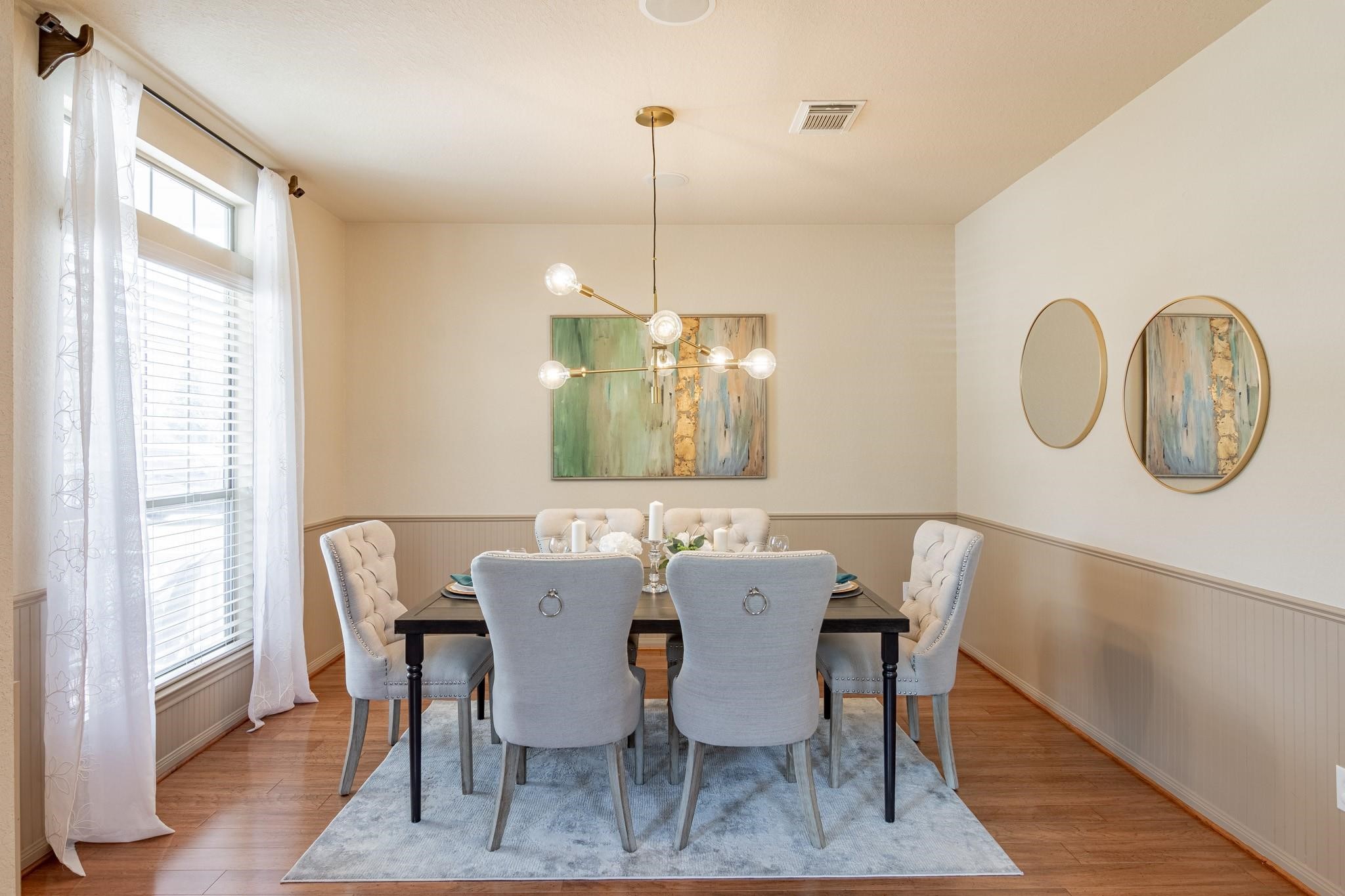 27 S Mews Wood Court Property Photo 8