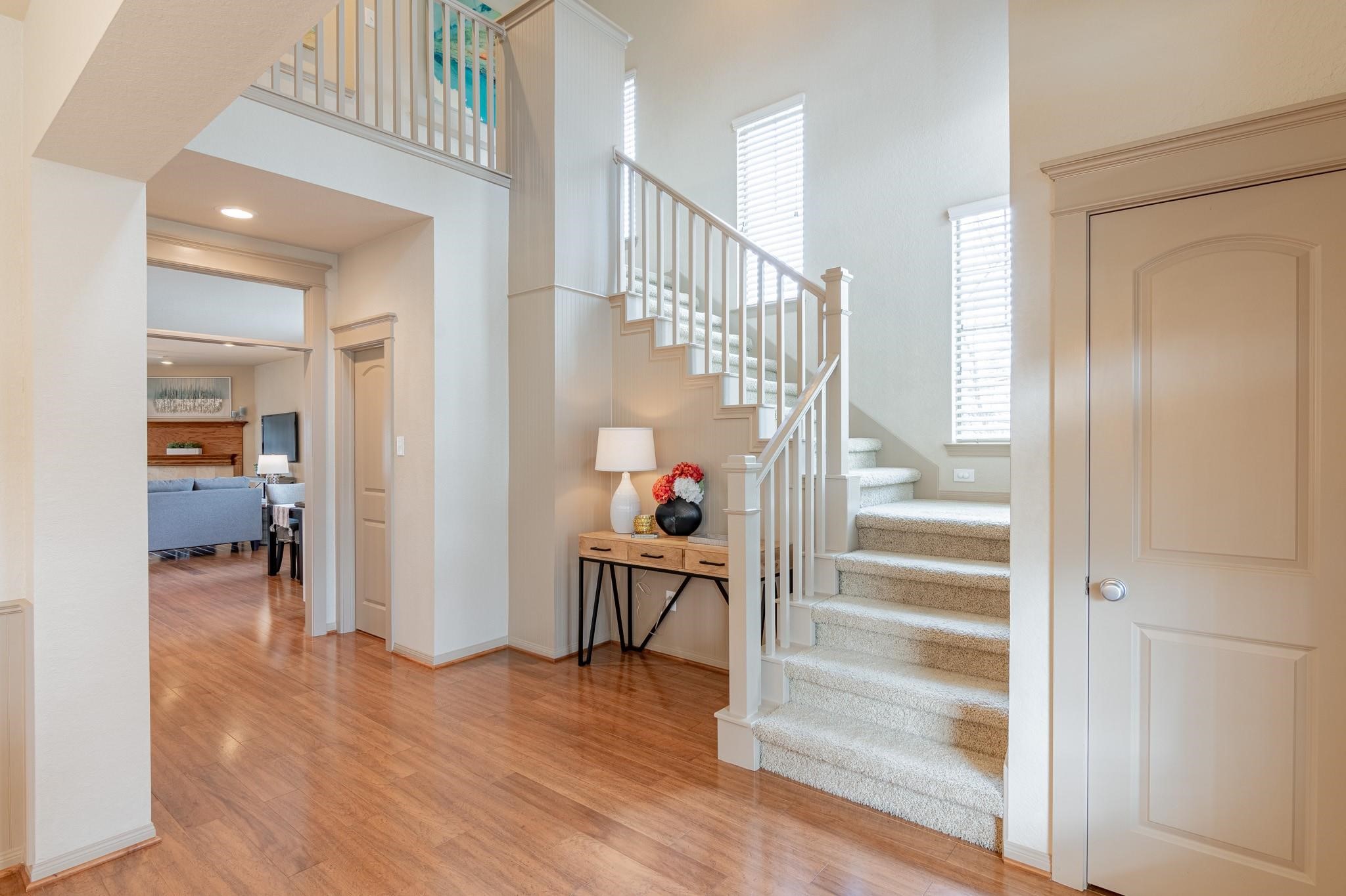 27 S Mews Wood Court Property Photo 10