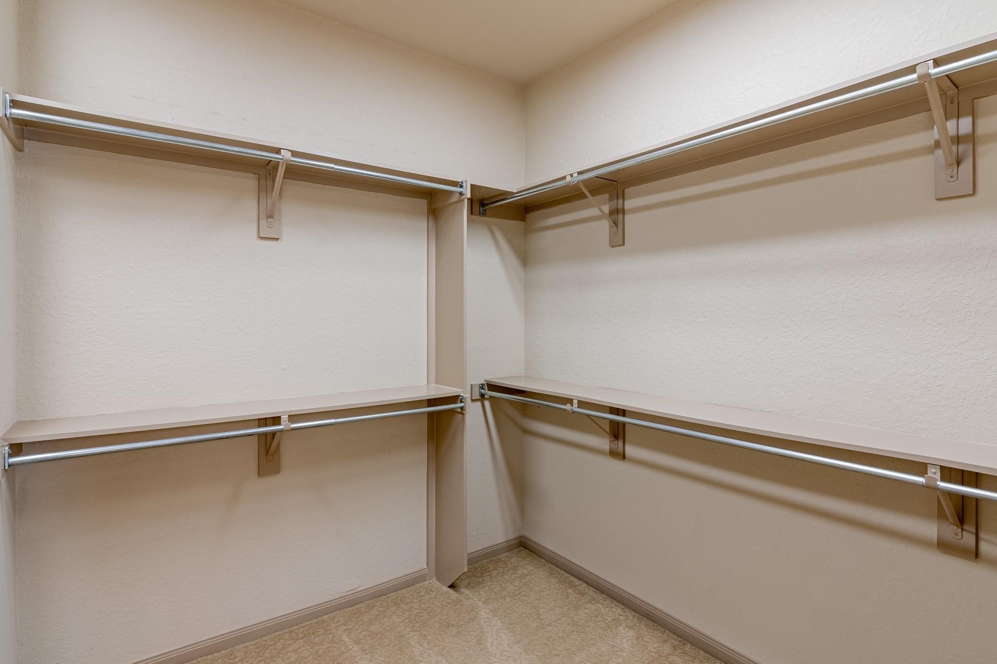 27 S Mews Wood Court Property Photo 25