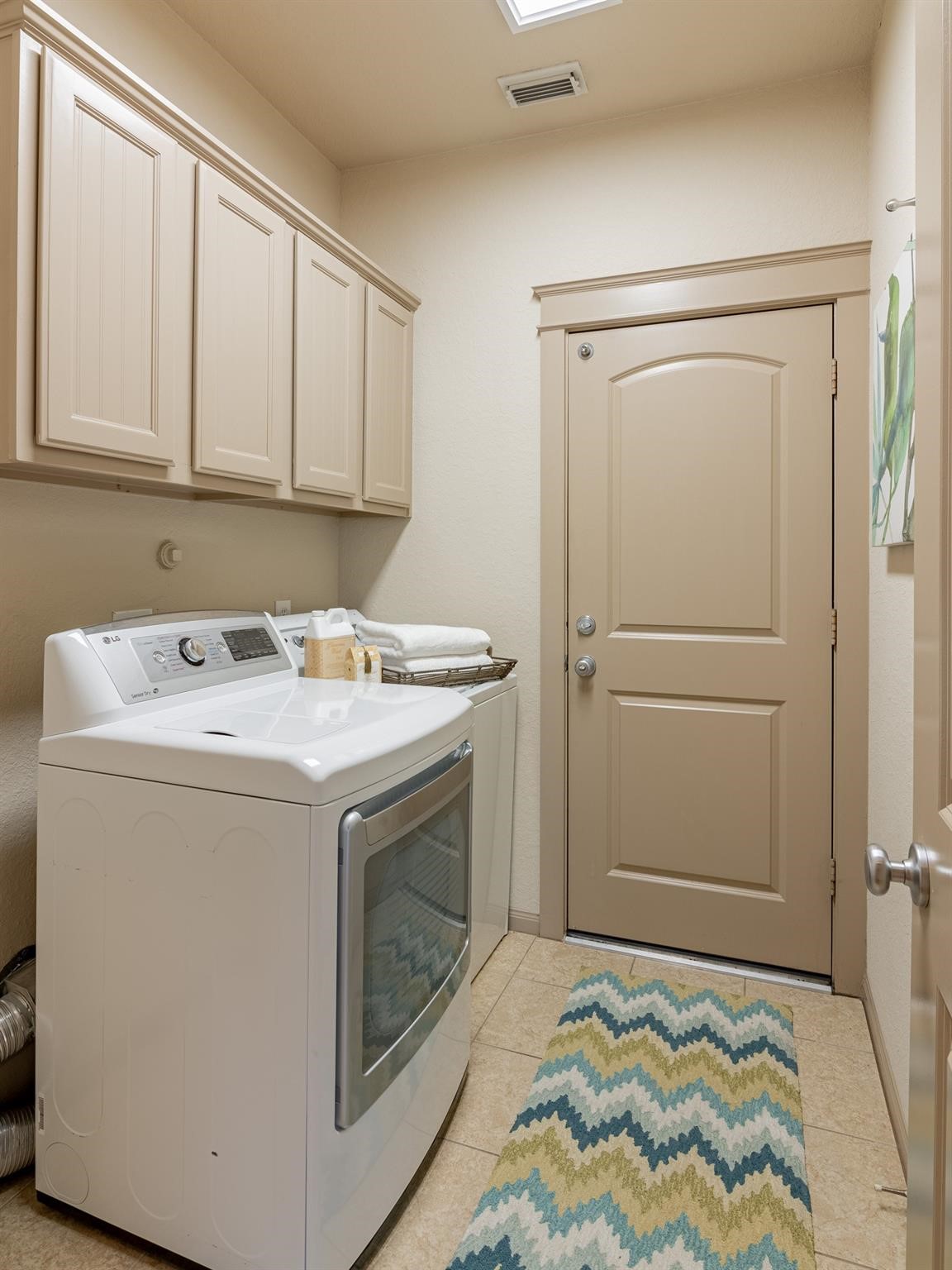 27 S Mews Wood Court Property Photo 28