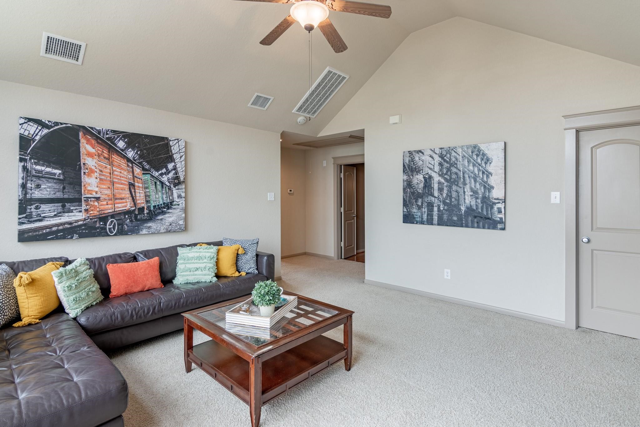 27 S Mews Wood Court Property Photo 34