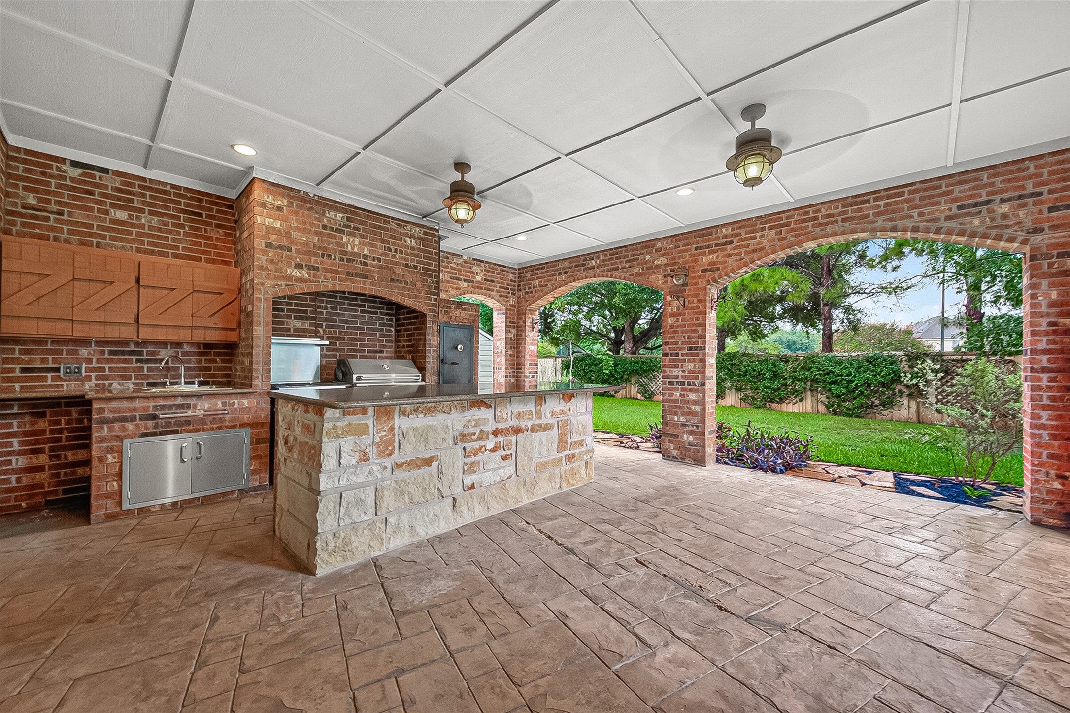 9810 Aubrey Hills Lane Property Photo 3